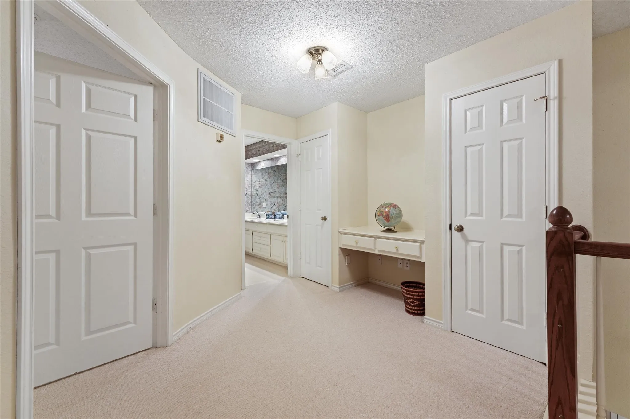 Single Family Residence For Sale in Grayson County , 202 Fox Hollow, Pottsboro, Texas 75076, 4 Bedroom, 5 Bathroom, 2 Garage spaces, 3,943 Sqft, built in 1997, mls#21288618, Real Estate Agent in Pottsboro, Homes For Sale in Grayson county, Homes For Sale in Pottsboro, Realtor in Pottsboro Texas, Real Estate Brokerage Independent Realty Texas, Luminita Cordes Realtor