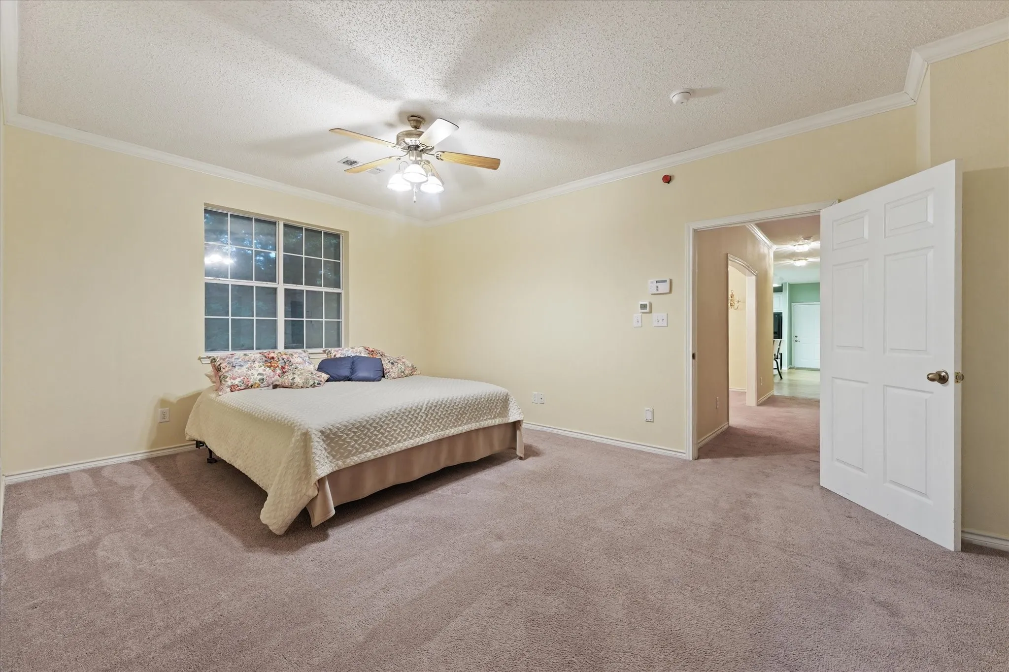 Single Family Residence For Sale in Grayson County , 202 Fox Hollow, Pottsboro, Texas 75076, 4 Bedroom, 5 Bathroom, 2 Garage spaces, 3,943 Sqft, built in 1997, mls#21288618, Real Estate Agent in Pottsboro, Homes For Sale in Grayson county, Homes For Sale in Pottsboro, Realtor in Pottsboro Texas, Real Estate Brokerage Independent Realty Texas, Luminita Cordes Realtor