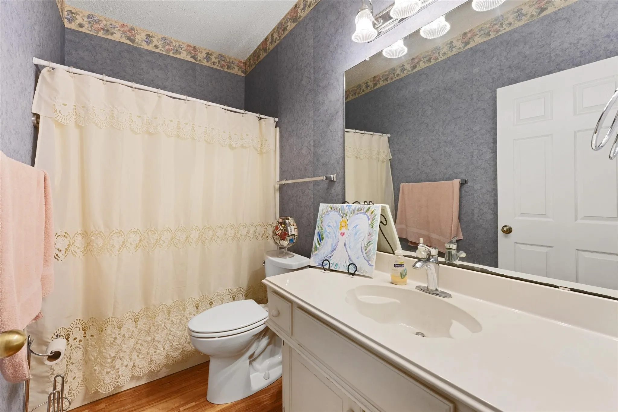 Single Family Residence For Sale in Grayson County , 202 Fox Hollow, Pottsboro, Texas 75076, 4 Bedroom, 5 Bathroom, 2 Garage spaces, 3,943 Sqft, built in 1997, mls#21288618, Real Estate Agent in Pottsboro, Homes For Sale in Grayson county, Homes For Sale in Pottsboro, Realtor in Pottsboro Texas, Real Estate Brokerage Independent Realty Texas, Luminita Cordes Realtor