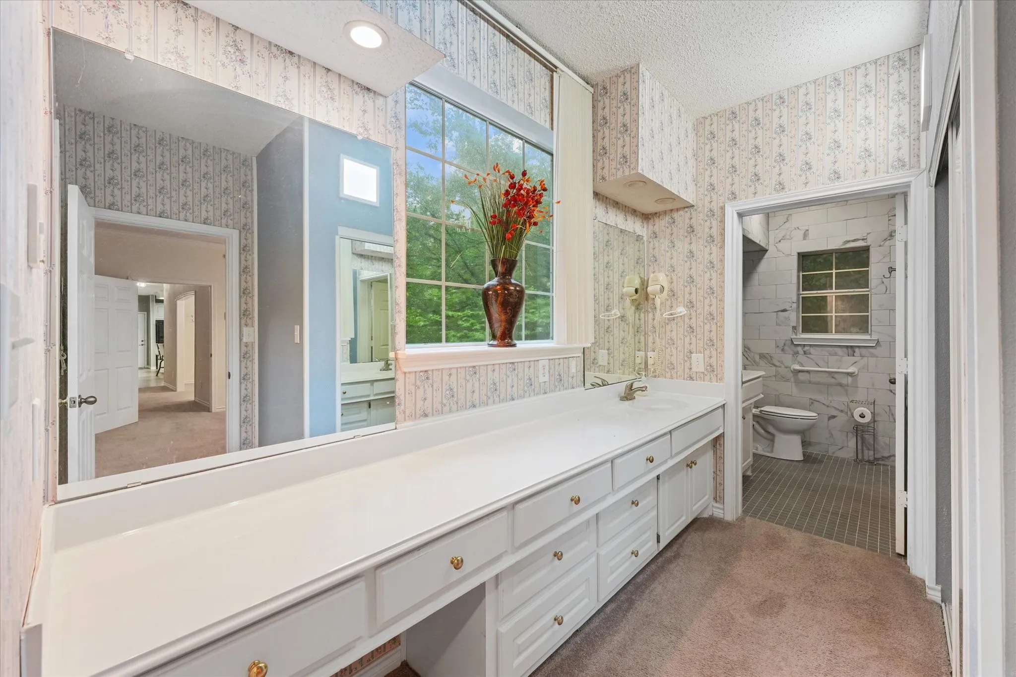 Single Family Residence For Sale in Grayson County , 202 Fox Hollow, Pottsboro, Texas 75076, 4 Bedroom, 5 Bathroom, 2 Garage spaces, 3,943 Sqft, built in 1997, mls#21288618, Real Estate Agent in Pottsboro, Homes For Sale in Grayson county, Homes For Sale in Pottsboro, Realtor in Pottsboro Texas, Real Estate Brokerage Independent Realty Texas, Luminita Cordes Realtor