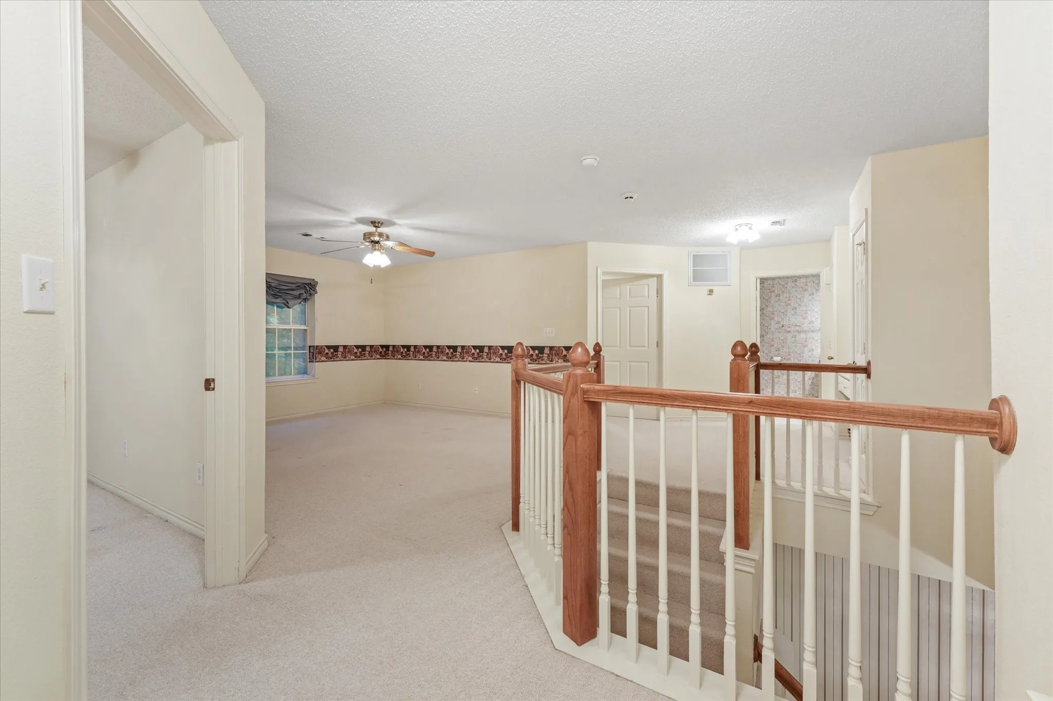 Single Family Residence For Sale in Grayson County , 202 Fox Hollow, Pottsboro, Texas 75076, 4 Bedroom, 5 Bathroom, 2 Garage spaces, 3,943 Sqft, built in 1997, mls#21288618, Real Estate Agent in Pottsboro, Homes For Sale in Grayson county, Homes For Sale in Pottsboro, Realtor in Pottsboro Texas, Real Estate Brokerage Independent Realty Texas, Luminita Cordes Realtor