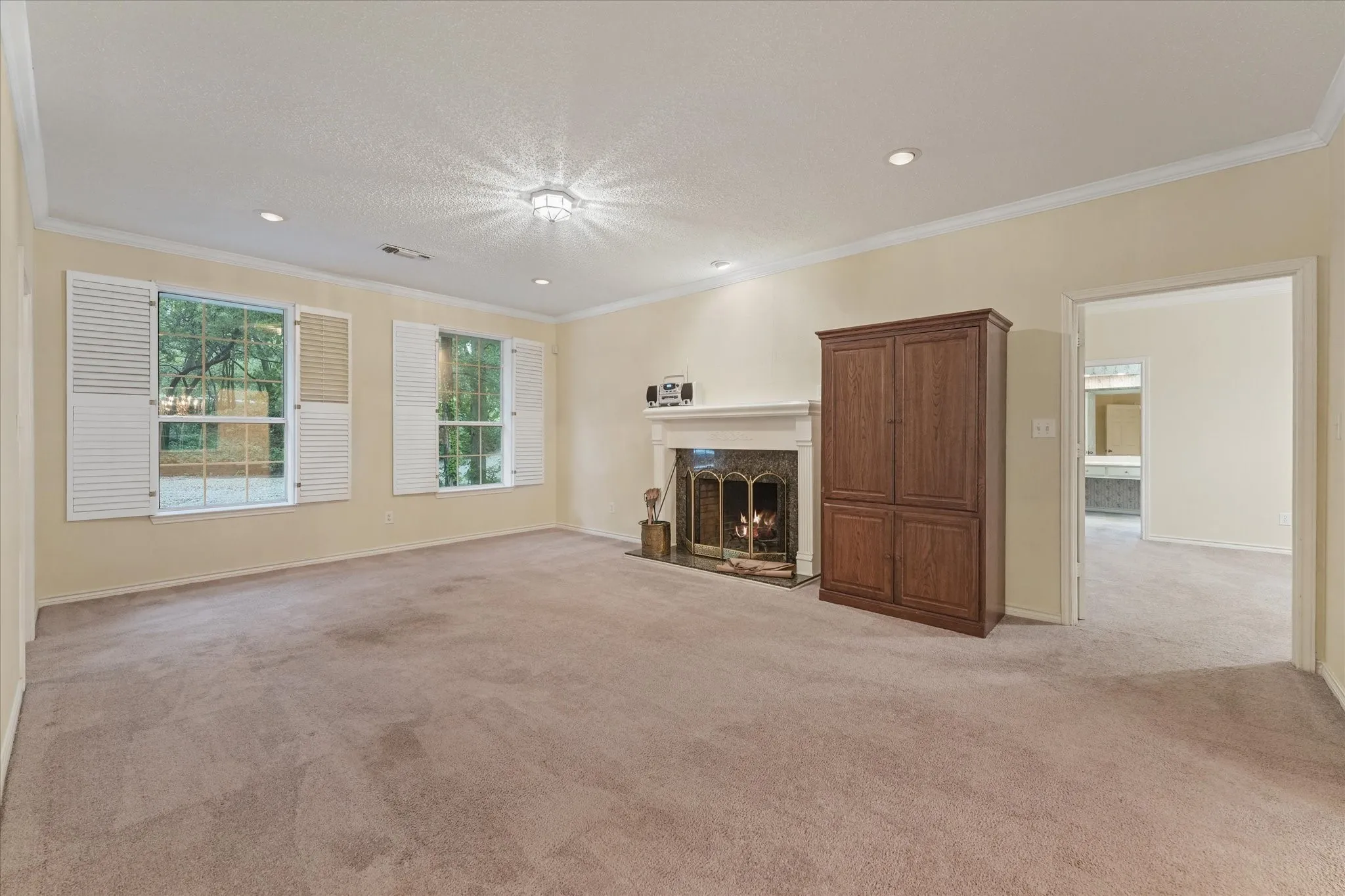 Single Family Residence For Sale in Grayson County , 202 Fox Hollow, Pottsboro, Texas 75076, 4 Bedroom, 5 Bathroom, 2 Garage spaces, 3,943 Sqft, built in 1997, mls#21288618, Real Estate Agent in Pottsboro, Homes For Sale in Grayson county, Homes For Sale in Pottsboro, Realtor in Pottsboro Texas, Real Estate Brokerage Independent Realty Texas, Luminita Cordes Realtor