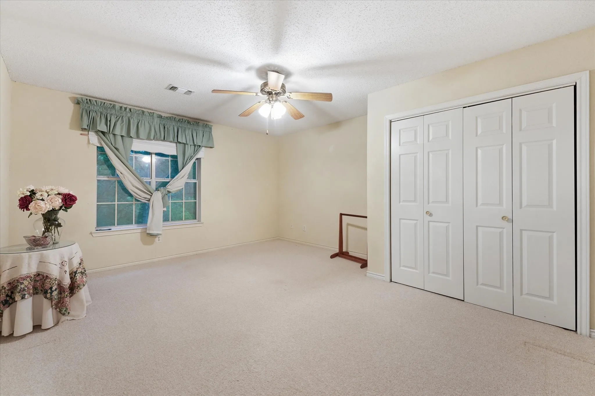 Single Family Residence For Sale in Grayson County , 202 Fox Hollow, Pottsboro, Texas 75076, 4 Bedroom, 5 Bathroom, 2 Garage spaces, 3,943 Sqft, built in 1997, mls#21288618, Real Estate Agent in Pottsboro, Homes For Sale in Grayson county, Homes For Sale in Pottsboro, Realtor in Pottsboro Texas, Real Estate Brokerage Independent Realty Texas, Luminita Cordes Realtor