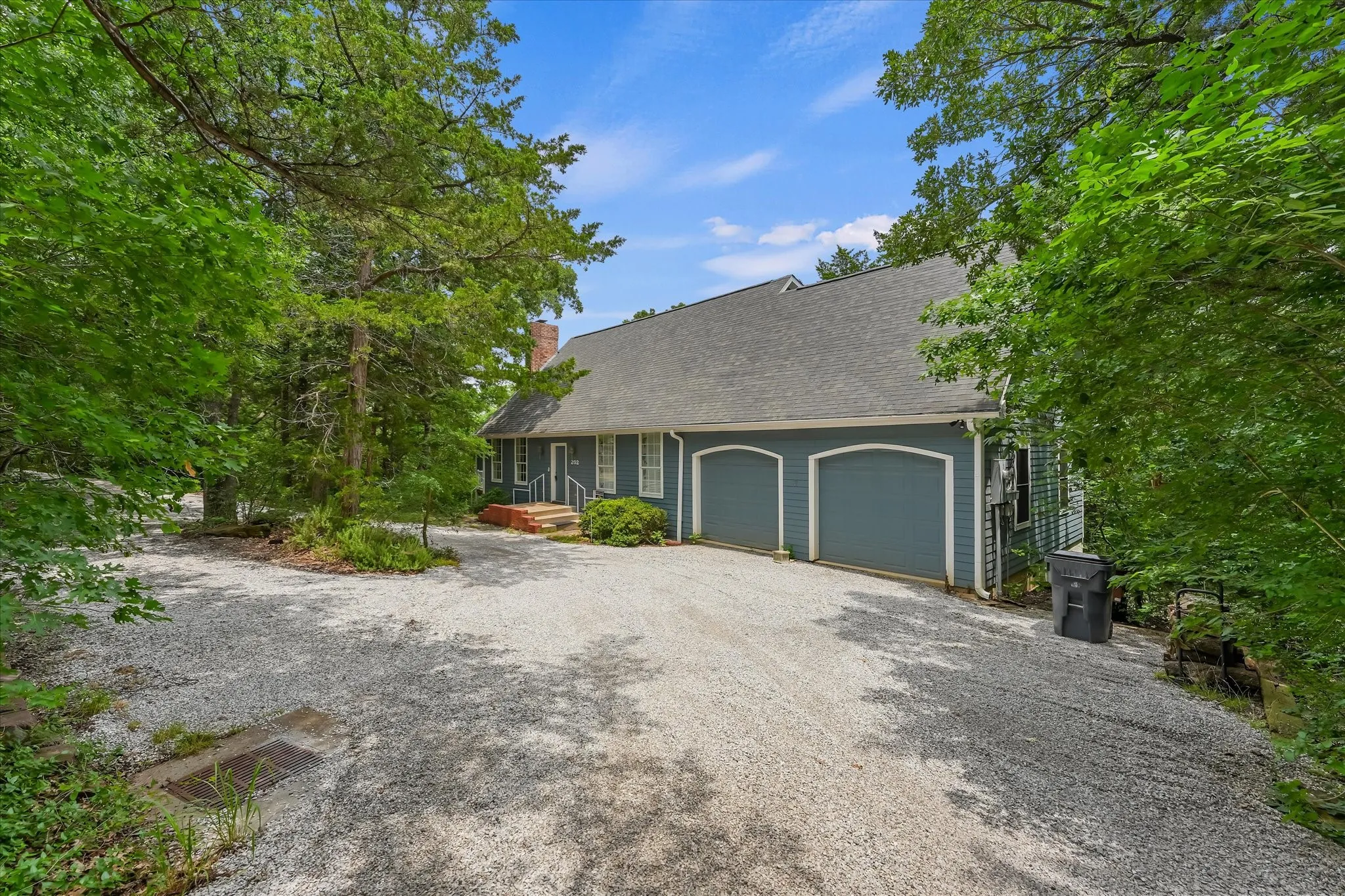 Single Family Residence For Sale in Grayson County , 202 Fox Hollow, Pottsboro, Texas 75076, 4 Bedroom, 5 Bathroom, 2 Garage spaces, 3,943 Sqft, built in 1997, mls#21288618, Real Estate Agent in Pottsboro, Homes For Sale in Grayson county, Homes For Sale in Pottsboro, Realtor in Pottsboro Texas, Real Estate Brokerage Independent Realty Texas, Luminita Cordes Realtor