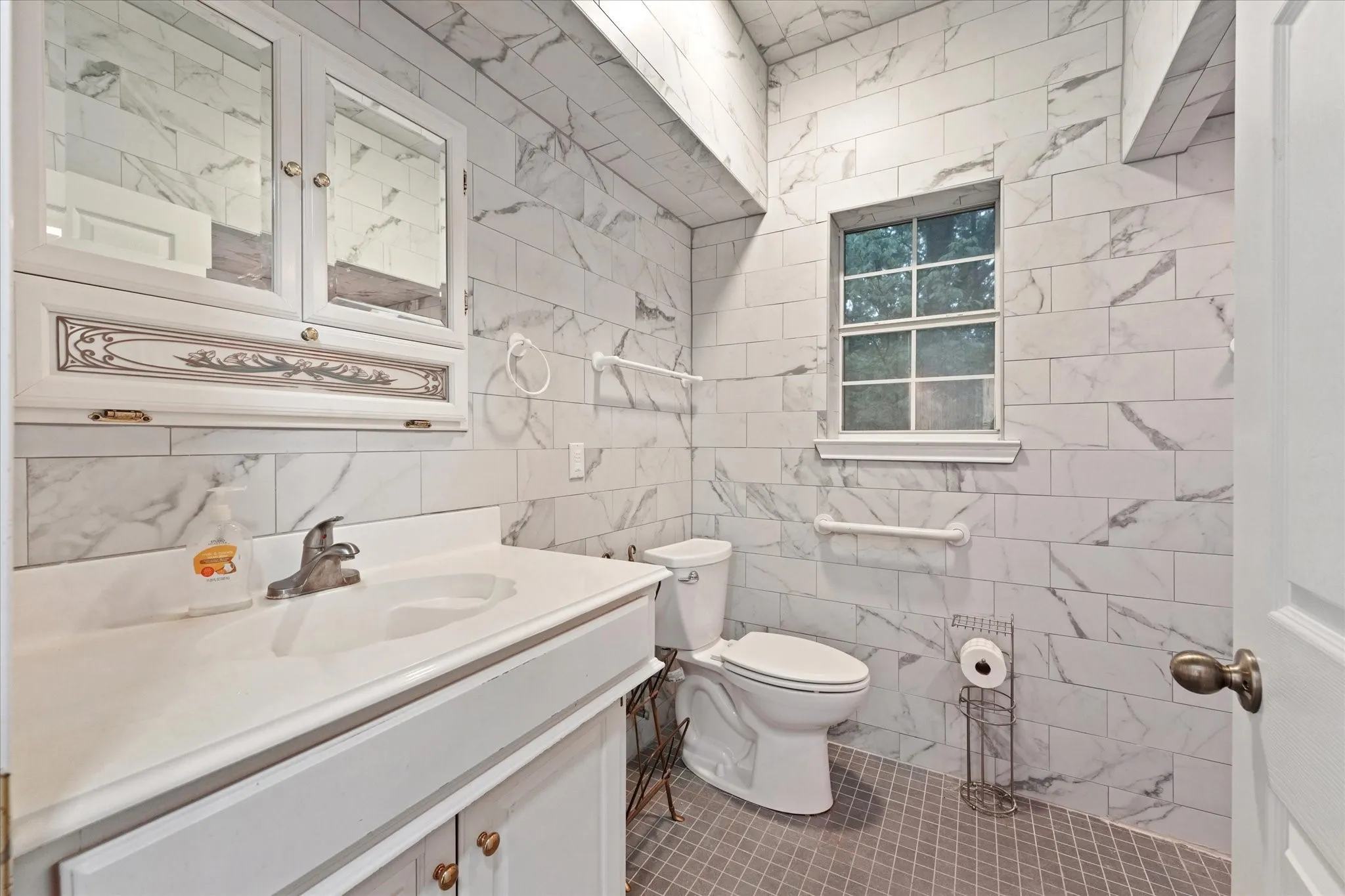 Single Family Residence For Sale in Grayson County , 202 Fox Hollow, Pottsboro, Texas 75076, 4 Bedroom, 5 Bathroom, 2 Garage spaces, 3,943 Sqft, built in 1997, mls#21288618, Real Estate Agent in Pottsboro, Homes For Sale in Grayson county, Homes For Sale in Pottsboro, Realtor in Pottsboro Texas, Real Estate Brokerage Independent Realty Texas, Luminita Cordes Realtor