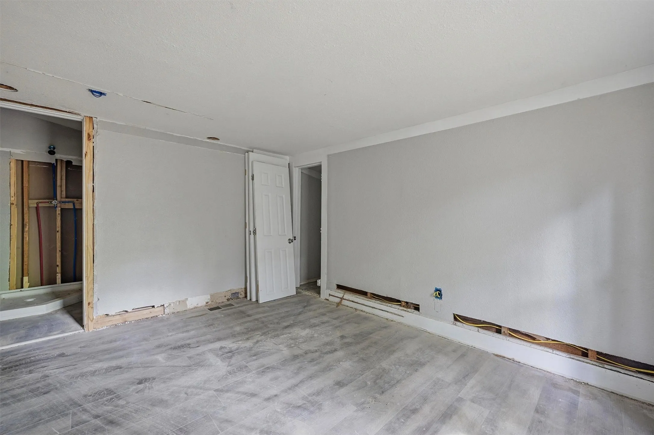 Single Family Residence For Sale in Grayson County , 829 W Walker Street, Denison, Texas 75020, 3 Bedroom, 2 Bathroom, Garage spaces, 1,370 Sqft, built in 1925, mls#21291778, Real Estate Agent in Denison, Homes For Sale in Grayson county, Homes For Sale in Denison, Realtor in Denison Texas, Real Estate Brokerage Independent Realty Texas, Luminita Cordes Realtor