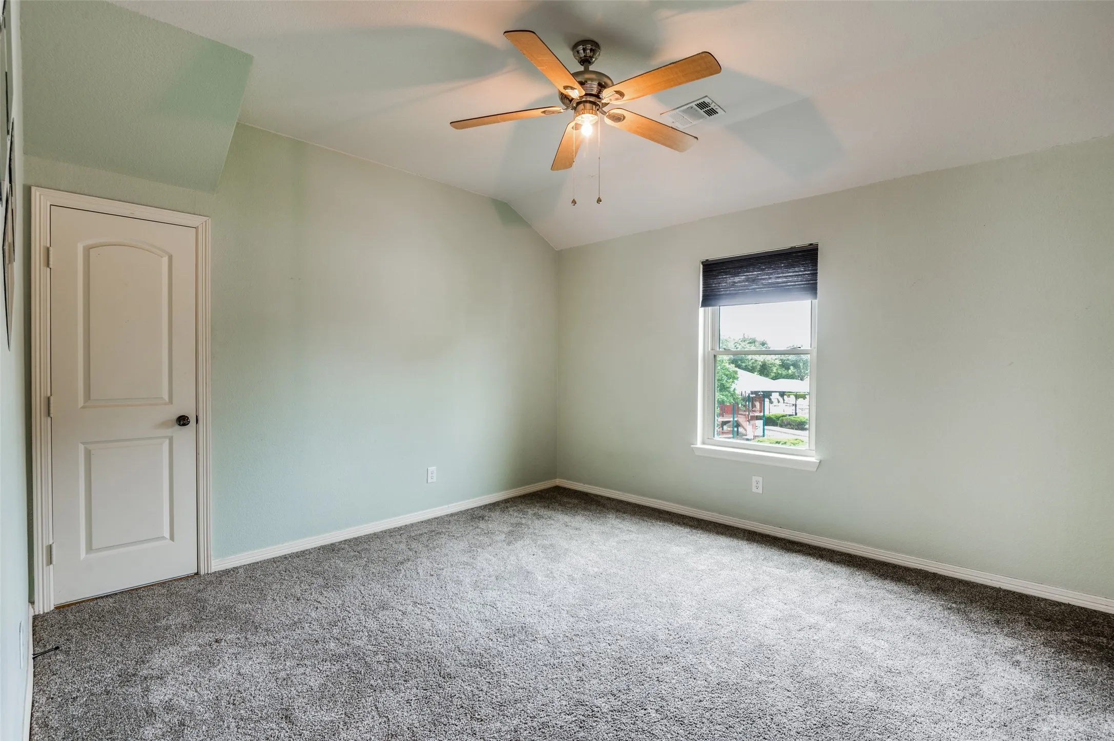 Single Family Residence For Sale in Collin County , 3809 Pitchstone Drive, Mc Kinney, Texas 75070, 4 Bedroom, 3 Bathroom, 2 Garage spaces, 3,300 Sqft, built in 2005, mls#21294494, Real Estate Agent in Mc Kinney, Homes For Sale in Collin county, Homes For Sale in Mc Kinney, Realtor in Mc Kinney Texas, Real Estate Brokerage Independent Realty Texas, Luminita Cordes Realtor
