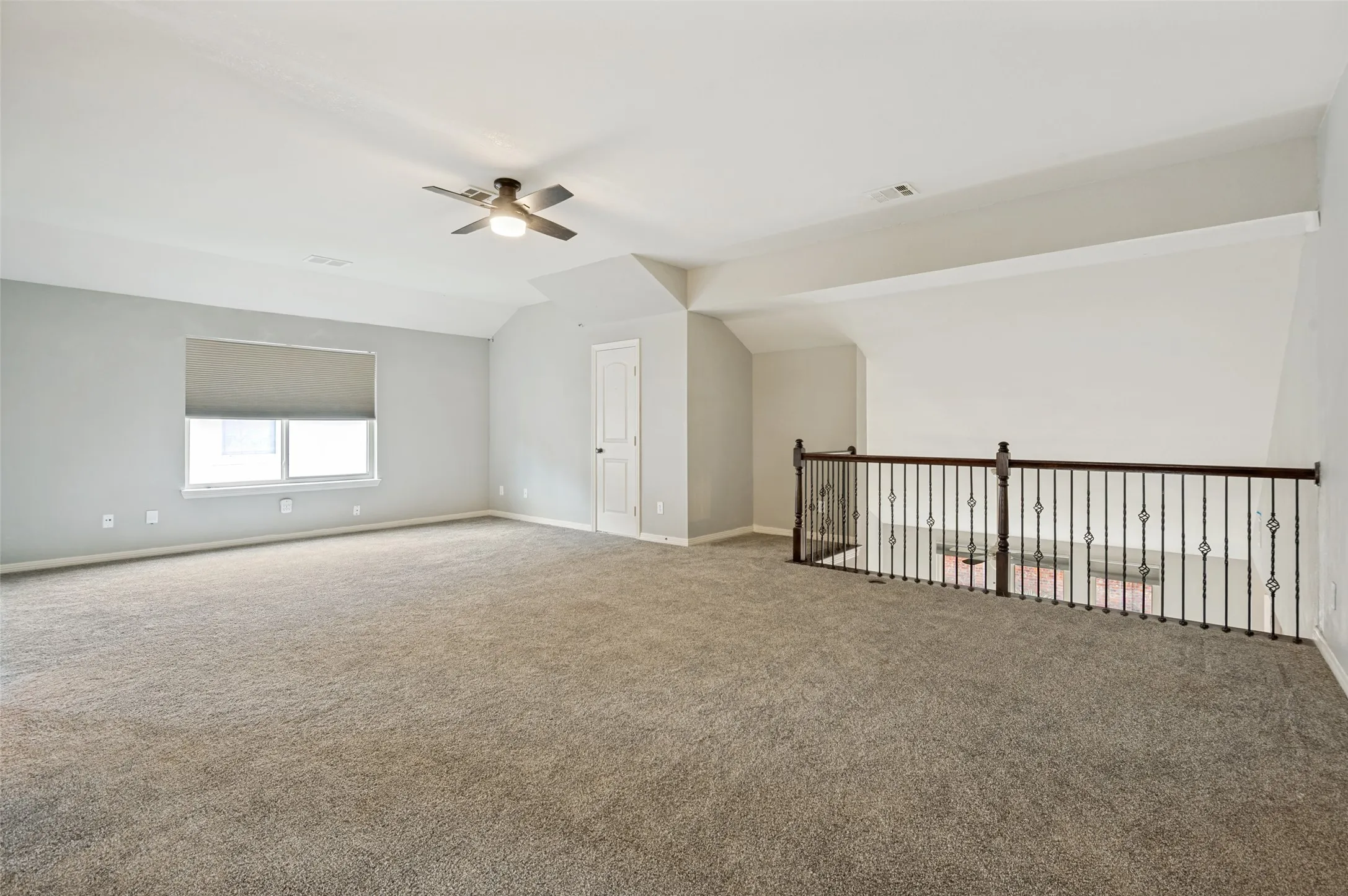 Single Family Residence For Sale in Collin County , 3809 Pitchstone Drive, Mc Kinney, Texas 75070, 4 Bedroom, 3 Bathroom, 2 Garage spaces, 3,300 Sqft, built in 2005, mls#21294494, Real Estate Agent in Mc Kinney, Homes For Sale in Collin county, Homes For Sale in Mc Kinney, Realtor in Mc Kinney Texas, Real Estate Brokerage Independent Realty Texas, Luminita Cordes Realtor
