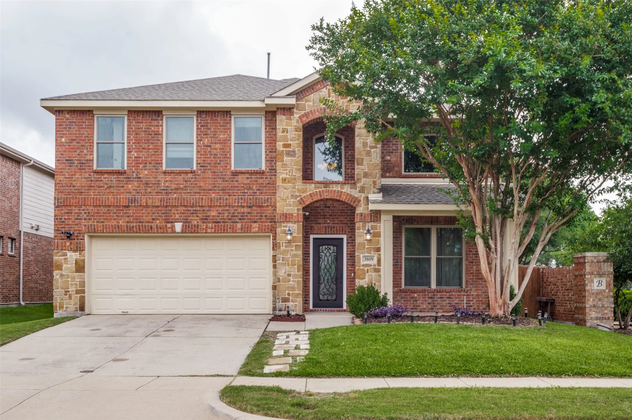 Single Family Residence For Sale in Collin County , 3809 Pitchstone Drive, Mc Kinney, Texas 75070, 4 Bedroom, 3 Bathroom, 2 Garage spaces, 3,300 Sqft, built in 2005, mls#21294494, Real Estate Agent in Mc Kinney, Homes For Sale in Collin county, Homes For Sale in Mc Kinney, Realtor in Mc Kinney Texas, Real Estate Brokerage Independent Realty Texas, Luminita Cordes Realtor