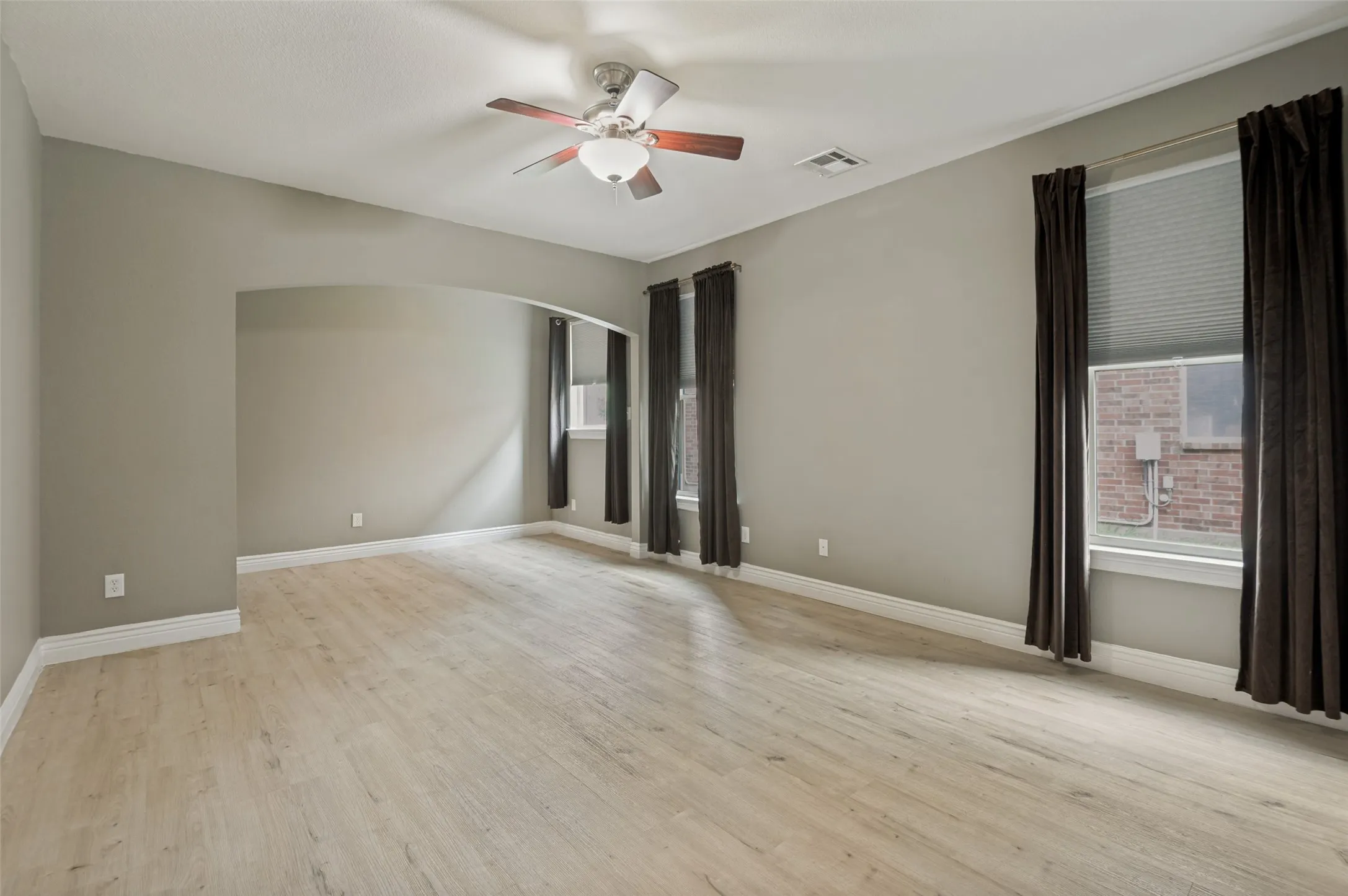 Single Family Residence For Sale in Collin County , 3809 Pitchstone Drive, Mc Kinney, Texas 75070, 4 Bedroom, 3 Bathroom, 2 Garage spaces, 3,300 Sqft, built in 2005, mls#21294494, Real Estate Agent in Mc Kinney, Homes For Sale in Collin county, Homes For Sale in Mc Kinney, Realtor in Mc Kinney Texas, Real Estate Brokerage Independent Realty Texas, Luminita Cordes Realtor