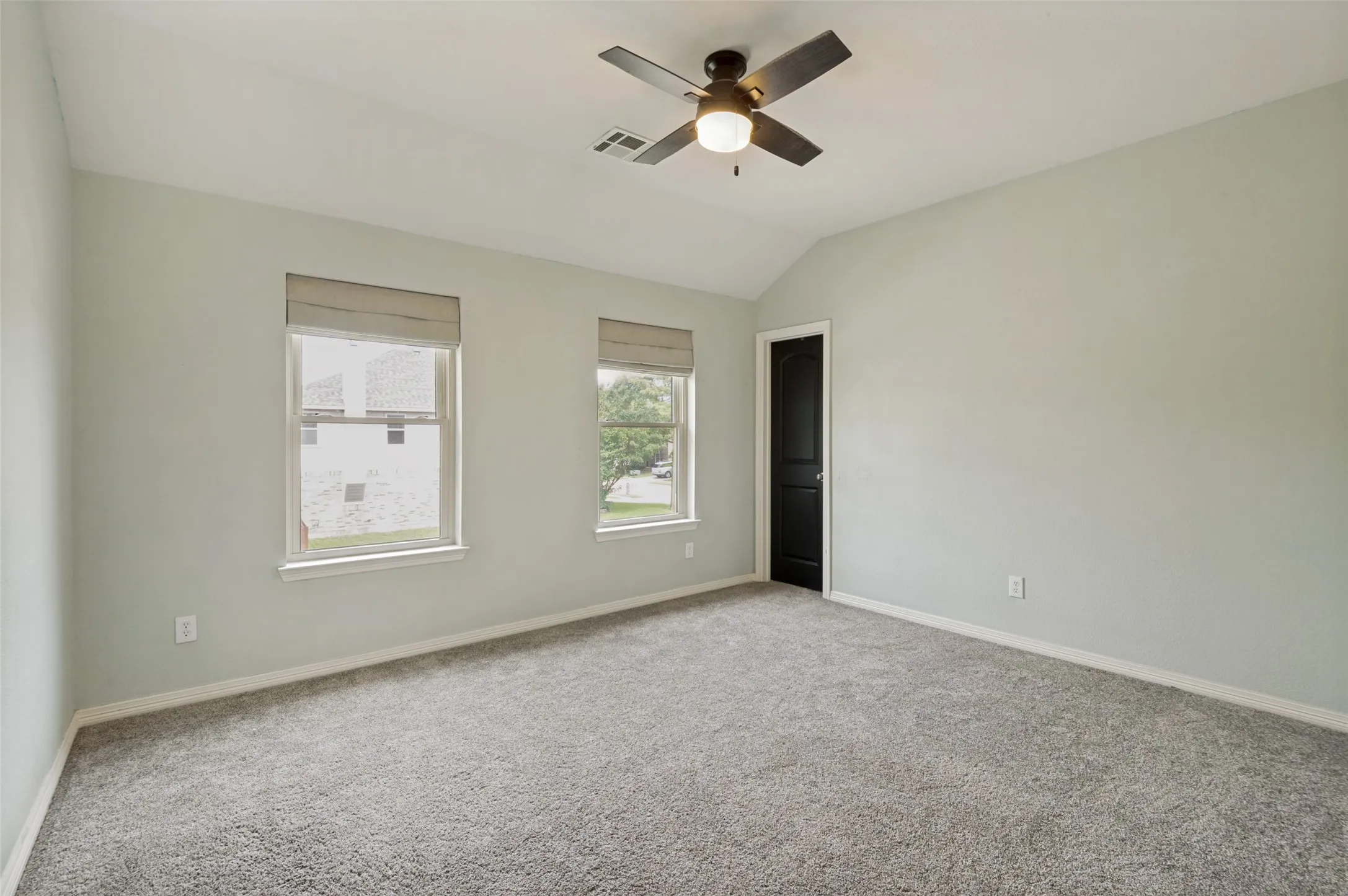 Single Family Residence For Sale in Collin County , 3809 Pitchstone Drive, Mc Kinney, Texas 75070, 4 Bedroom, 3 Bathroom, 2 Garage spaces, 3,300 Sqft, built in 2005, mls#21294494, Real Estate Agent in Mc Kinney, Homes For Sale in Collin county, Homes For Sale in Mc Kinney, Realtor in Mc Kinney Texas, Real Estate Brokerage Independent Realty Texas, Luminita Cordes Realtor