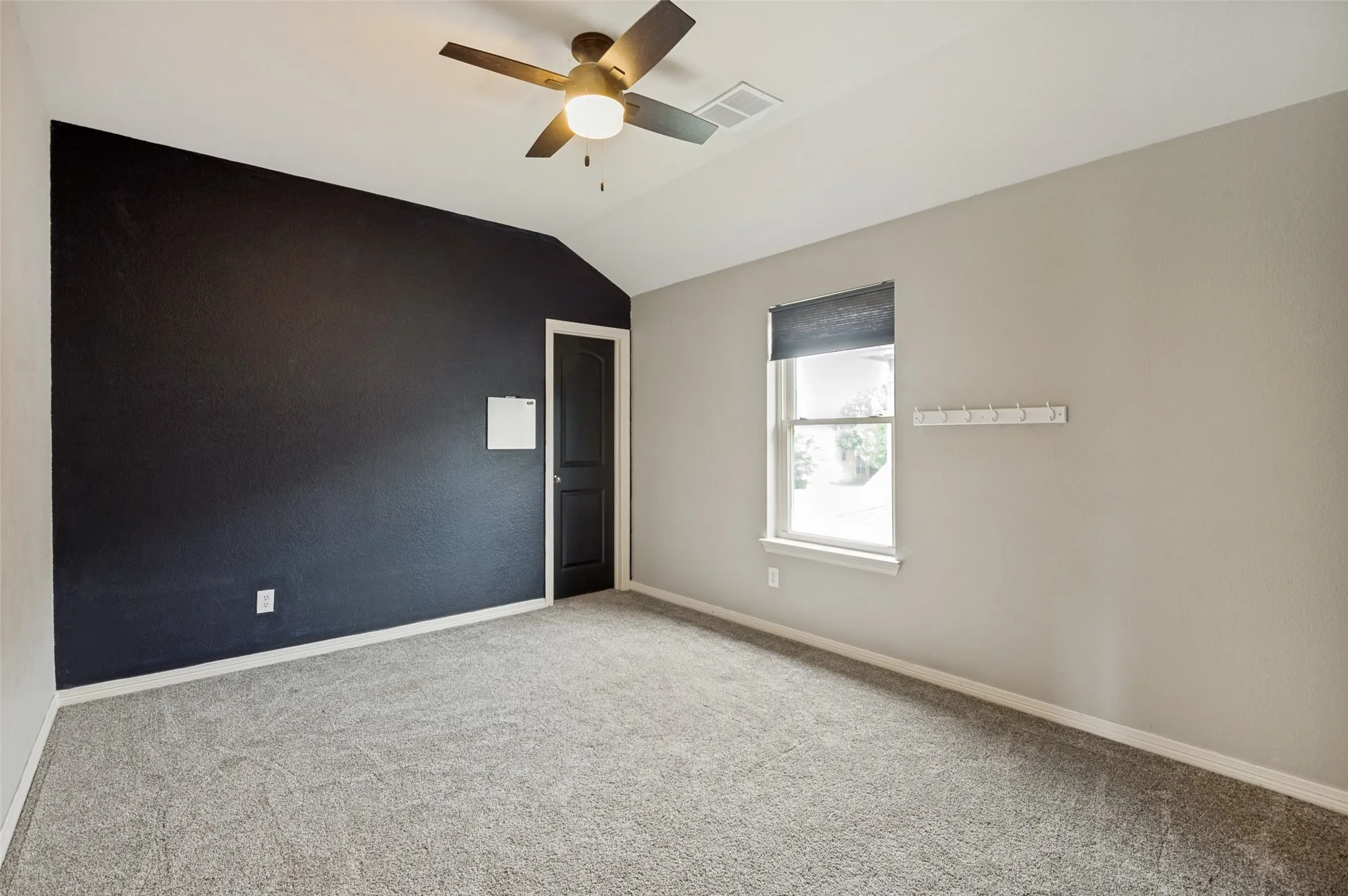 Single Family Residence For Sale in Collin County , 3809 Pitchstone Drive, Mc Kinney, Texas 75070, 4 Bedroom, 3 Bathroom, 2 Garage spaces, 3,300 Sqft, built in 2005, mls#21294494, Real Estate Agent in Mc Kinney, Homes For Sale in Collin county, Homes For Sale in Mc Kinney, Realtor in Mc Kinney Texas, Real Estate Brokerage Independent Realty Texas, Luminita Cordes Realtor