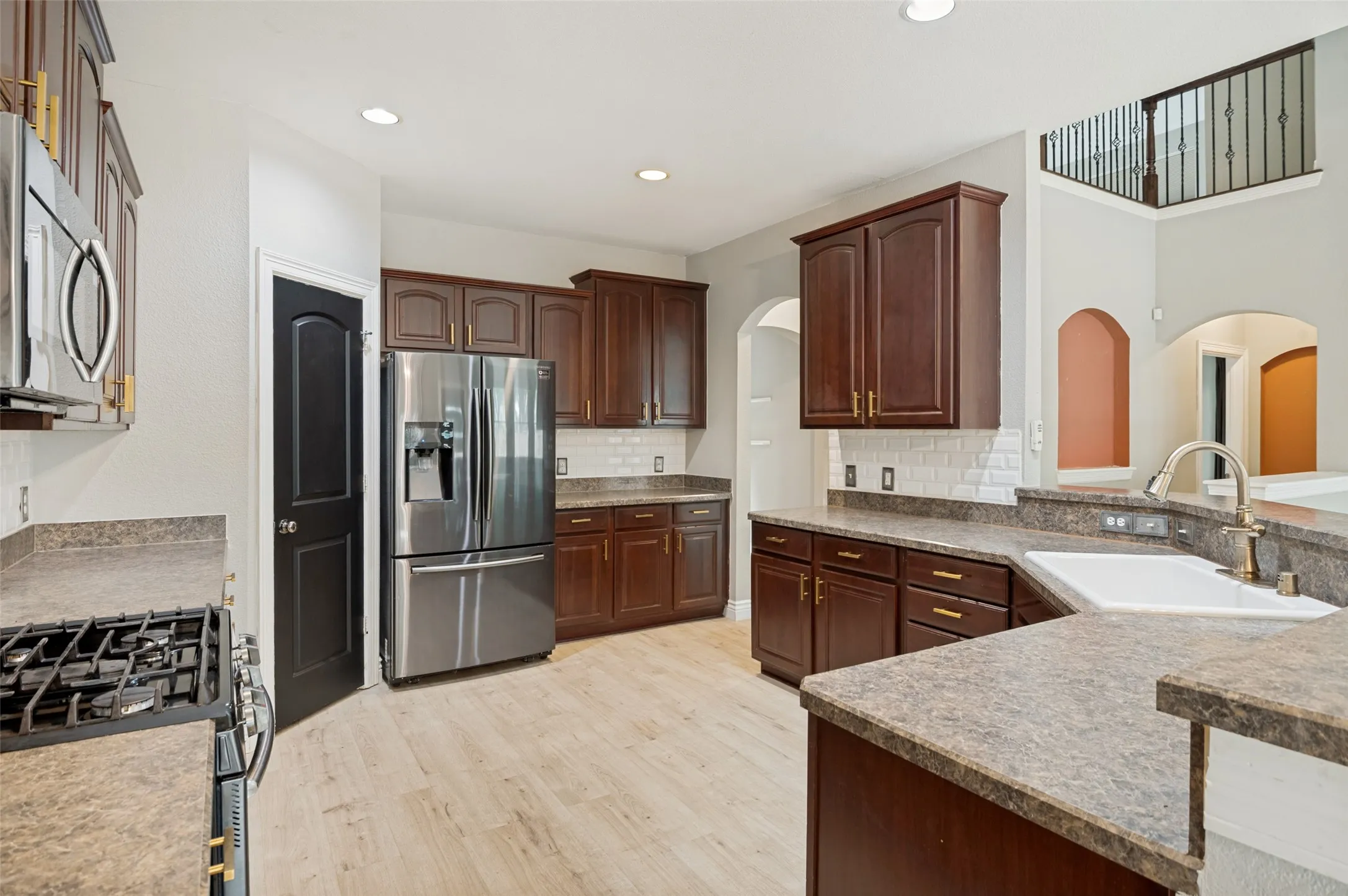 Single Family Residence For Sale in Collin County , 3809 Pitchstone Drive, Mc Kinney, Texas 75070, 4 Bedroom, 3 Bathroom, 2 Garage spaces, 3,300 Sqft, built in 2005, mls#21294494, Real Estate Agent in Mc Kinney, Homes For Sale in Collin county, Homes For Sale in Mc Kinney, Realtor in Mc Kinney Texas, Real Estate Brokerage Independent Realty Texas, Luminita Cordes Realtor