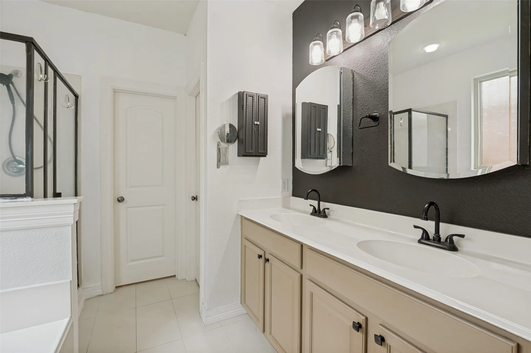 Single Family Residence For Sale in Collin County , 3809 Pitchstone Drive, Mc Kinney, Texas 75070, 4 Bedroom, 3 Bathroom, 2 Garage spaces, 3,300 Sqft, built in 2005, mls#21294494, Real Estate Agent in Mc Kinney, Homes For Sale in Collin county, Homes For Sale in Mc Kinney, Realtor in Mc Kinney Texas, Real Estate Brokerage Independent Realty Texas, Luminita Cordes Realtor