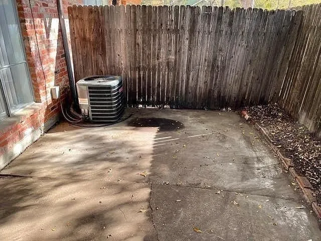 Townhouse For Rent in Denton County , 915 N Elm Street 3, Denton, Texas 76201, 2 Bedrooms, 1 Bathroom, Garage spaces, 1,100 Sqft, built in 1968, Price $1,395, mls#21295030, Real Estate Agent in Denton, Homes For Rent in Denton county, Homes For Rent in Denton, Realtor in Denton Texas, Real Estate Brokerage Independent Realty Texas, Luminita Cordes Realtor