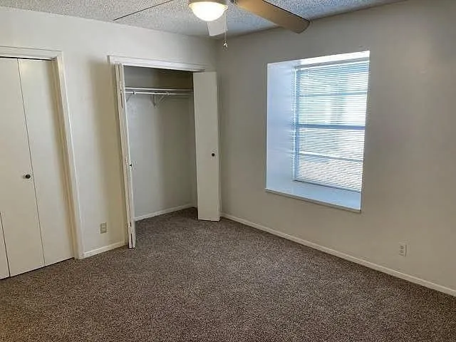 Townhouse For Rent in Denton County , 915 N Elm Street 3, Denton, Texas 76201, 2 Bedrooms, 1 Bathroom, Garage spaces, 1,100 Sqft, built in 1968, Price $1,395, mls#21295030, Real Estate Agent in Denton, Homes For Rent in Denton county, Homes For Rent in Denton, Realtor in Denton Texas, Real Estate Brokerage Independent Realty Texas, Luminita Cordes Realtor