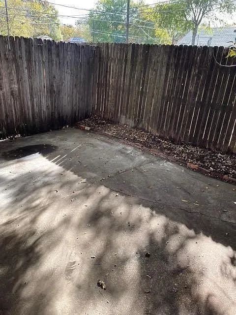 Townhouse For Rent in Denton County , 915 N Elm Street 3, Denton, Texas 76201, 2 Bedrooms, 1 Bathroom, Garage spaces, 1,100 Sqft, built in 1968, Price $1,395, mls#21295030, Real Estate Agent in Denton, Homes For Rent in Denton county, Homes For Rent in Denton, Realtor in Denton Texas, Real Estate Brokerage Independent Realty Texas, Luminita Cordes Realtor