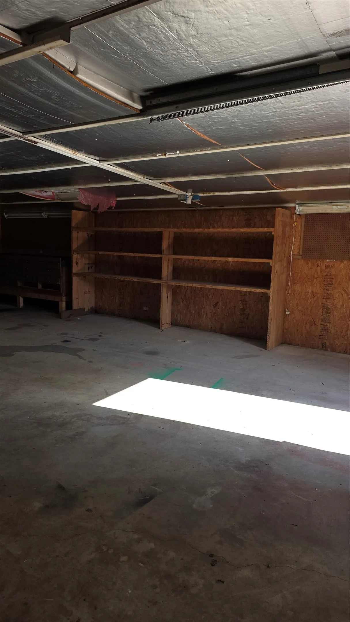 Single Family Residence For Sale in Fannin County , 313 N Pearl Street, Trenton, Texas 75490, 3 Bedroom, 3 Bathroom, 2 Garage spaces, 2,059 Sqft, built in 1900, mls#21291017, Real Estate Agent in Trenton, Homes For Sale in Fannin county, Homes For Sale in Trenton, Realtor in Trenton Texas, Real Estate Brokerage Independent Realty Texas, Luminita Cordes Realtor