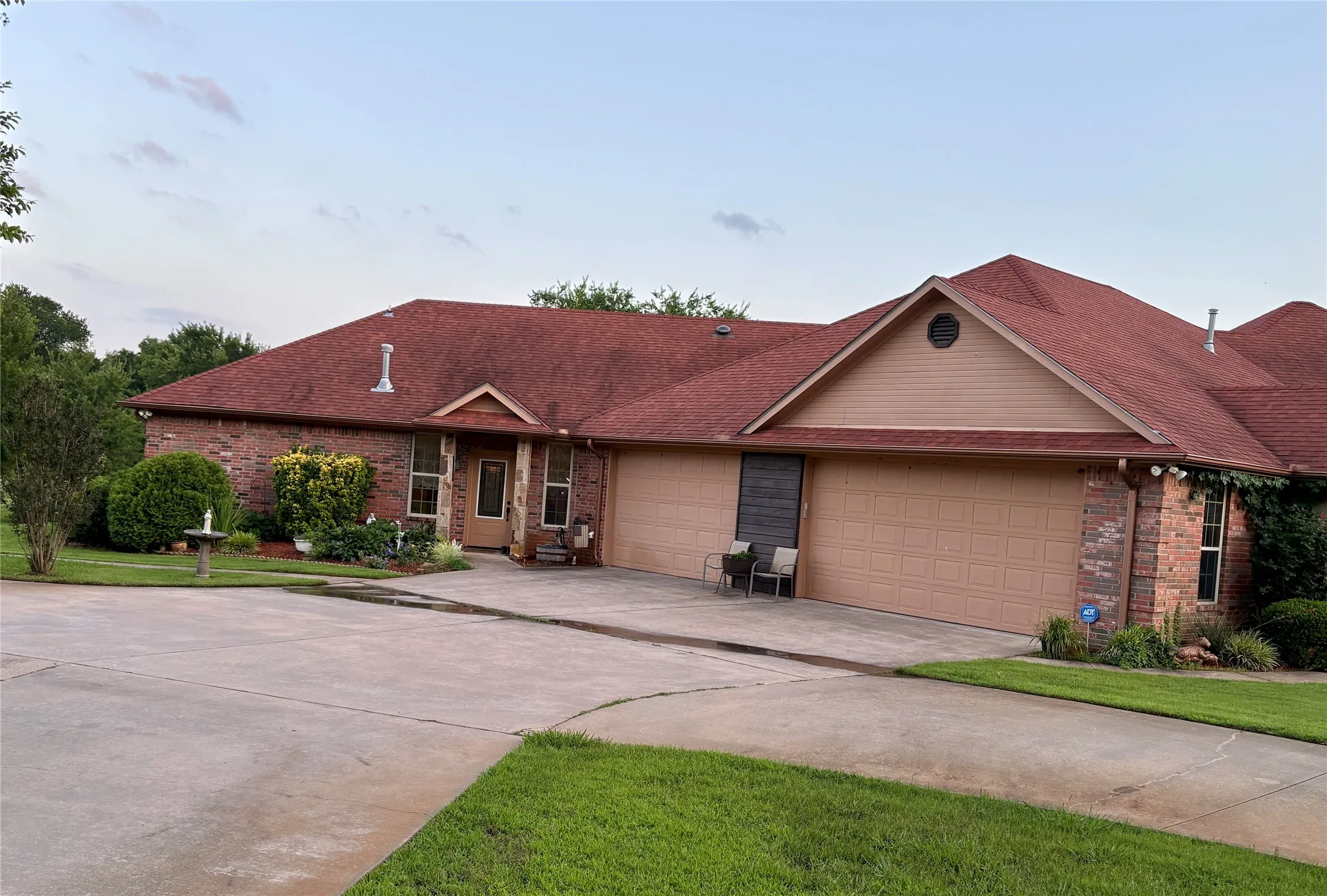 Single Family Residence For Sale in Grayson County , 3084 Hagerman Road, Pottsboro, Texas 75076, 5 Bedroom, 4 Bathroom, 4 Garage spaces, 4,300 Sqft, built in 2011, mls#21295160, Real Estate Agent in Pottsboro, Homes For Sale in Grayson county, Homes For Sale in Pottsboro, Realtor in Pottsboro Texas, Real Estate Brokerage Independent Realty Texas, Luminita Cordes Realtor