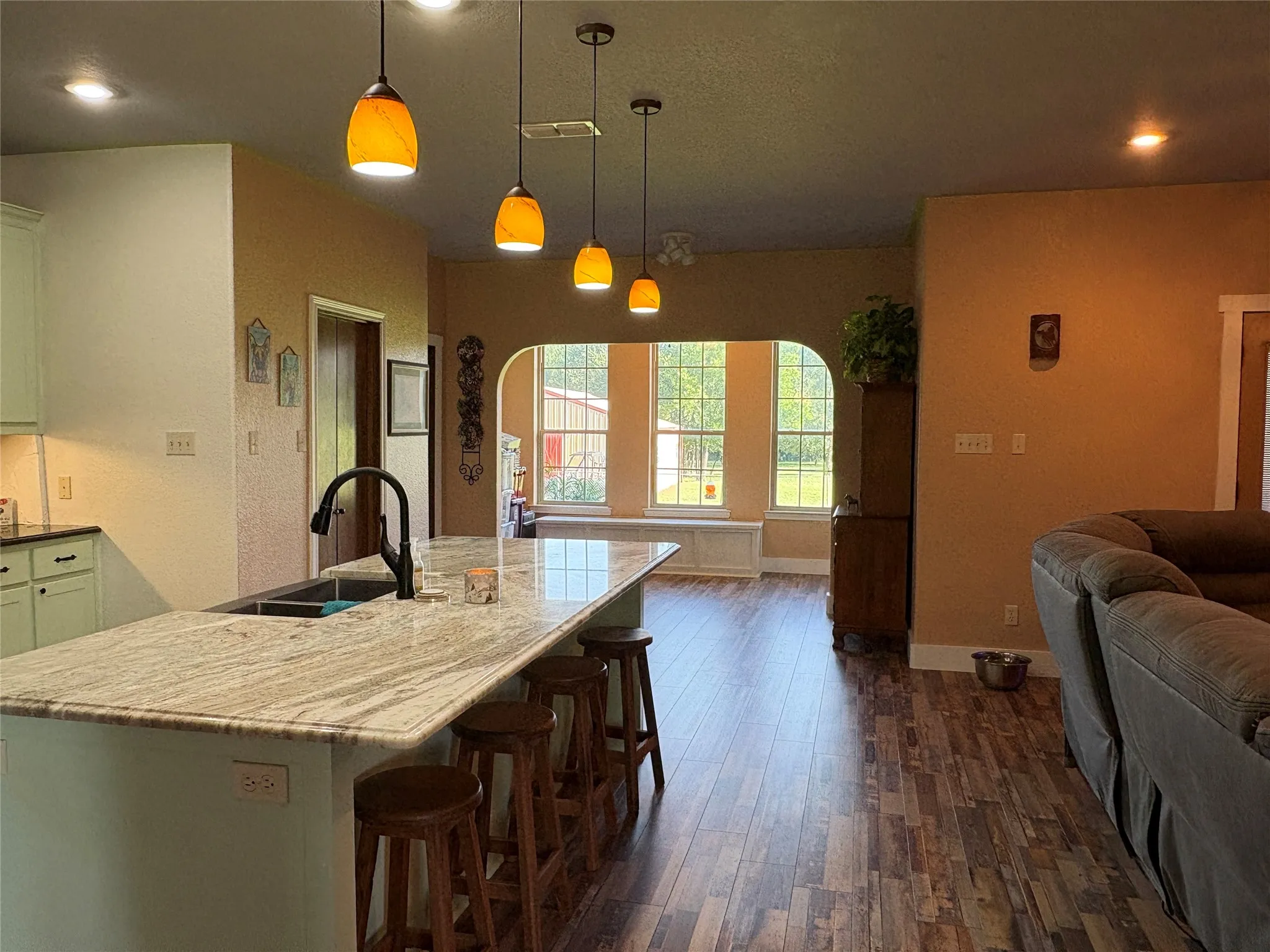 Single Family Residence For Sale in Grayson County , 3084 Hagerman Road, Pottsboro, Texas 75076, 5 Bedroom, 4 Bathroom, 4 Garage spaces, 4,300 Sqft, built in 2011, mls#21295160, Real Estate Agent in Pottsboro, Homes For Sale in Grayson county, Homes For Sale in Pottsboro, Realtor in Pottsboro Texas, Real Estate Brokerage Independent Realty Texas, Luminita Cordes Realtor