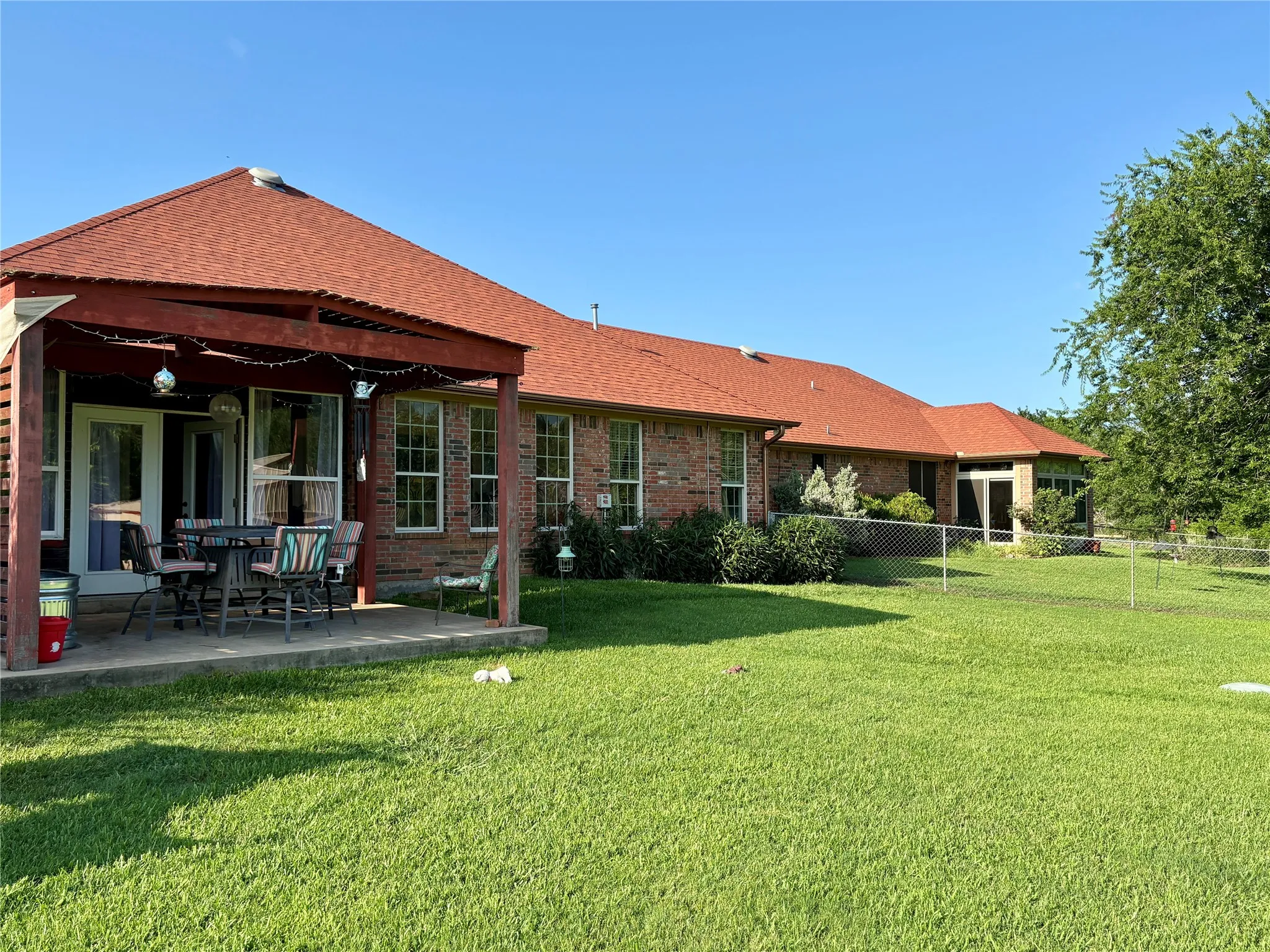 Single Family Residence For Sale in Grayson County , 3084 Hagerman Road, Pottsboro, Texas 75076, 5 Bedroom, 4 Bathroom, 4 Garage spaces, 4,300 Sqft, built in 2011, mls#21295160, Real Estate Agent in Pottsboro, Homes For Sale in Grayson county, Homes For Sale in Pottsboro, Realtor in Pottsboro Texas, Real Estate Brokerage Independent Realty Texas, Luminita Cordes Realtor