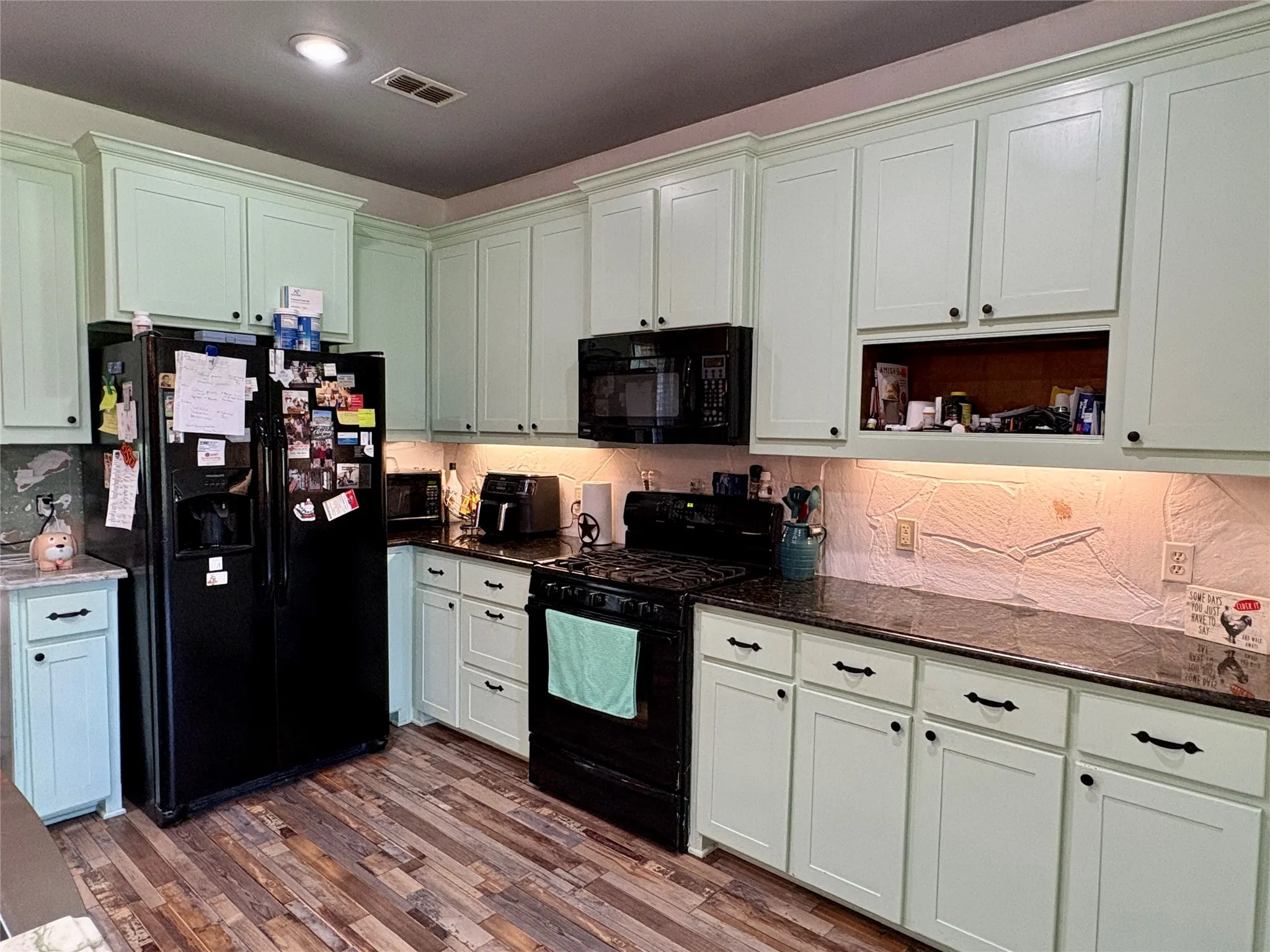 Single Family Residence For Sale in Grayson County , 3084 Hagerman Road, Pottsboro, Texas 75076, 5 Bedroom, 4 Bathroom, 4 Garage spaces, 4,300 Sqft, built in 2011, mls#21295160, Real Estate Agent in Pottsboro, Homes For Sale in Grayson county, Homes For Sale in Pottsboro, Realtor in Pottsboro Texas, Real Estate Brokerage Independent Realty Texas, Luminita Cordes Realtor