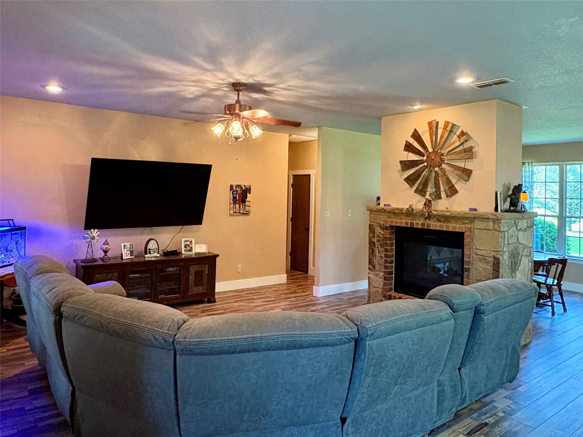 Single Family Residence For Sale in Grayson County , 3084 Hagerman Road, Pottsboro, Texas 75076, 5 Bedroom, 4 Bathroom, 4 Garage spaces, 4,300 Sqft, built in 2011, mls#21295160, Real Estate Agent in Pottsboro, Homes For Sale in Grayson county, Homes For Sale in Pottsboro, Realtor in Pottsboro Texas, Real Estate Brokerage Independent Realty Texas, Luminita Cordes Realtor