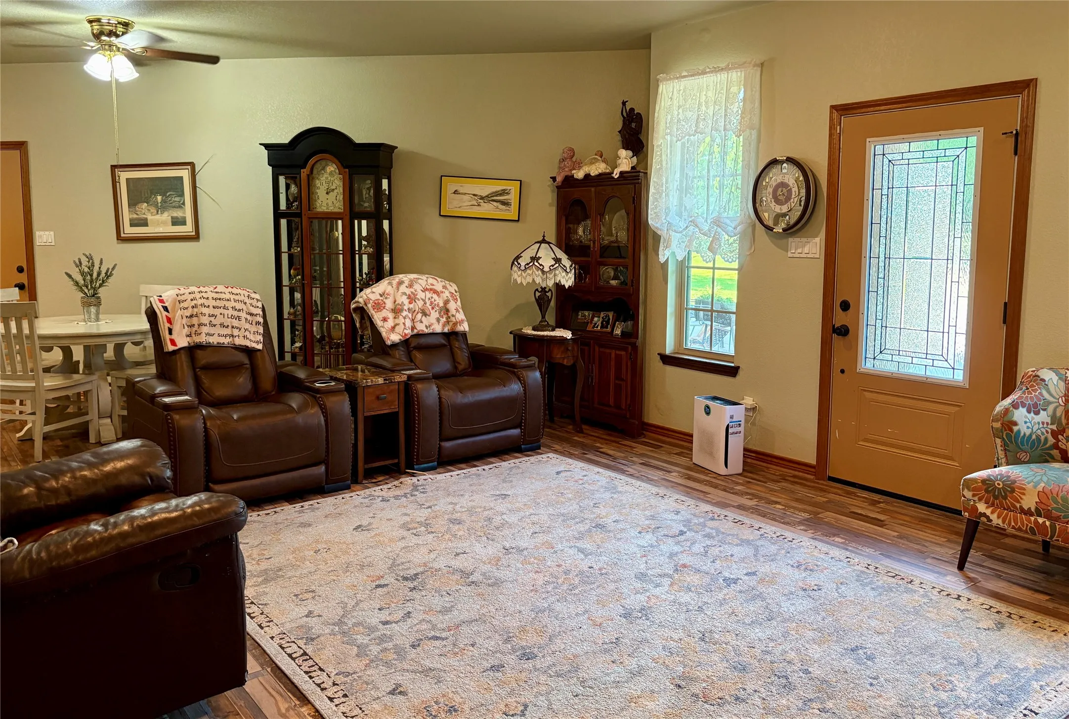 Single Family Residence For Sale in Grayson County , 3084 Hagerman Road, Pottsboro, Texas 75076, 5 Bedroom, 4 Bathroom, 4 Garage spaces, 4,300 Sqft, built in 2011, mls#21295160, Real Estate Agent in Pottsboro, Homes For Sale in Grayson county, Homes For Sale in Pottsboro, Realtor in Pottsboro Texas, Real Estate Brokerage Independent Realty Texas, Luminita Cordes Realtor