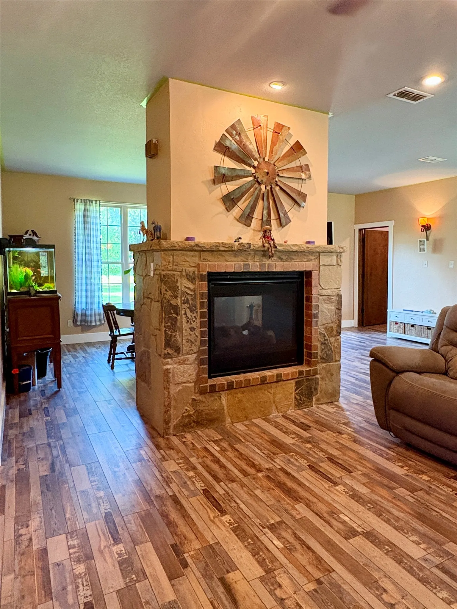 Single Family Residence For Sale in Grayson County , 3084 Hagerman Road, Pottsboro, Texas 75076, 5 Bedroom, 4 Bathroom, 4 Garage spaces, 4,300 Sqft, built in 2011, mls#21295160, Real Estate Agent in Pottsboro, Homes For Sale in Grayson county, Homes For Sale in Pottsboro, Realtor in Pottsboro Texas, Real Estate Brokerage Independent Realty Texas, Luminita Cordes Realtor