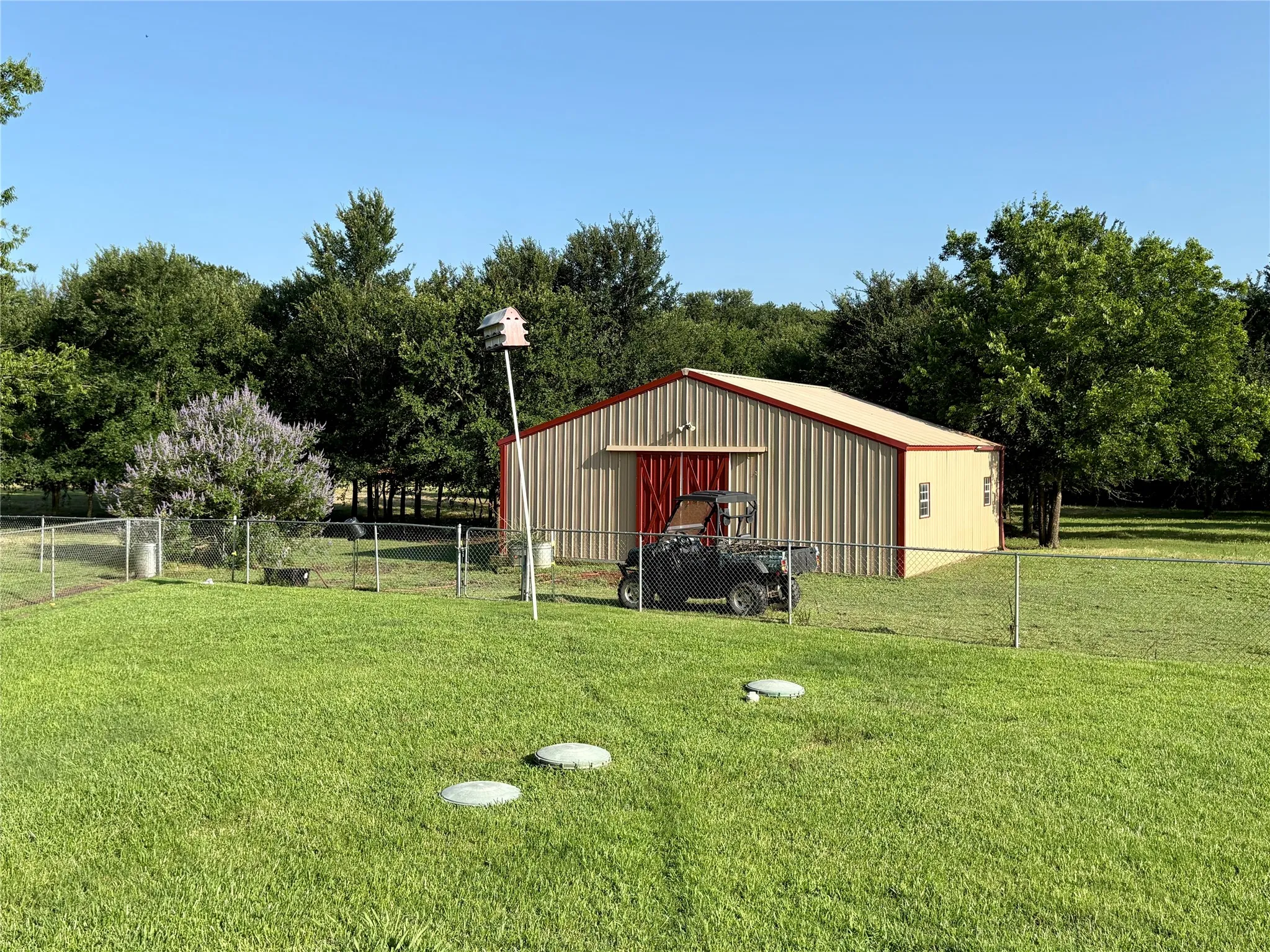 Single Family Residence For Sale in Grayson County , 3084 Hagerman Road, Pottsboro, Texas 75076, 5 Bedroom, 4 Bathroom, 4 Garage spaces, 4,300 Sqft, built in 2011, mls#21295160, Real Estate Agent in Pottsboro, Homes For Sale in Grayson county, Homes For Sale in Pottsboro, Realtor in Pottsboro Texas, Real Estate Brokerage Independent Realty Texas, Luminita Cordes Realtor