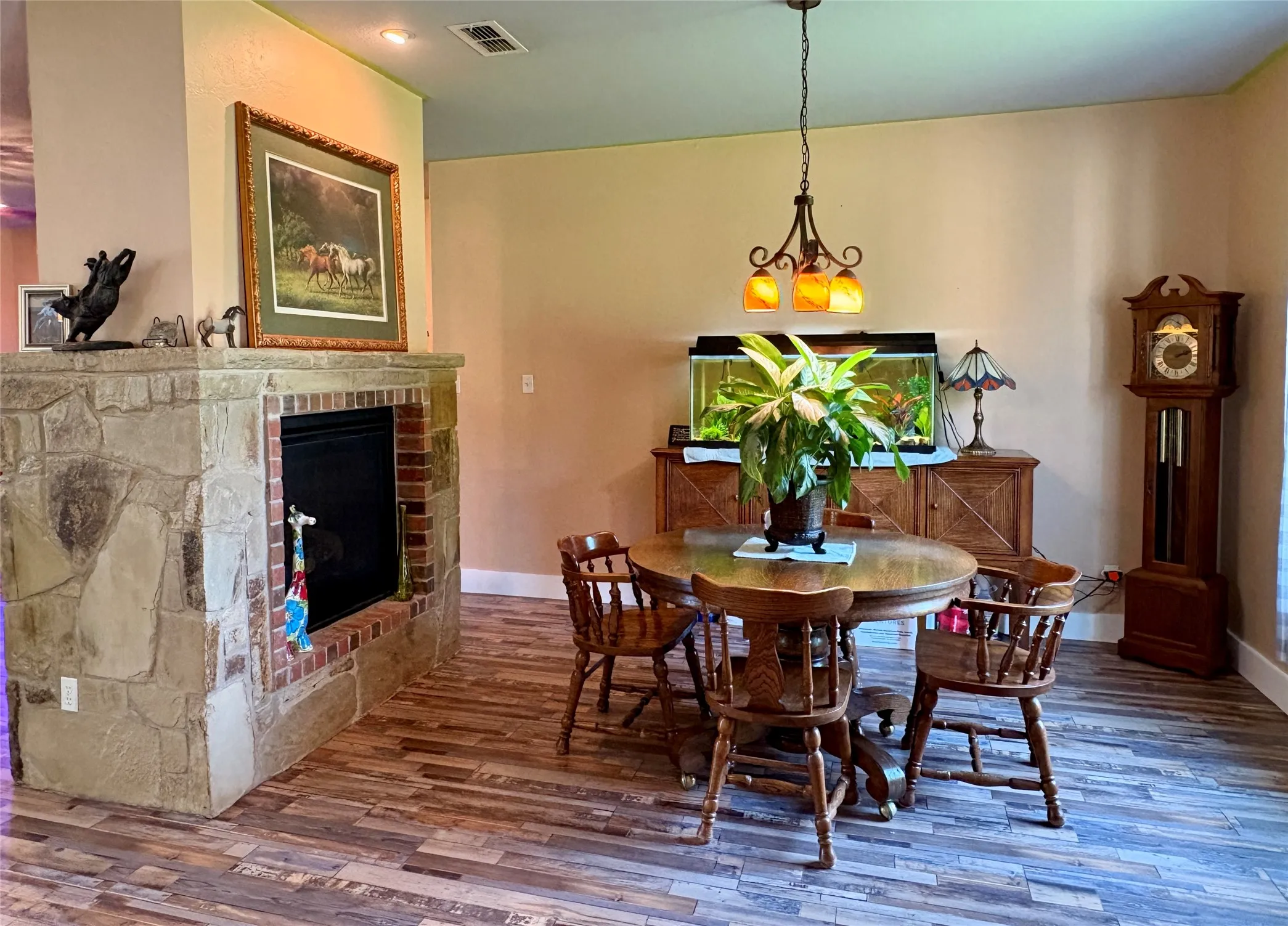 Single Family Residence For Sale in Grayson County , 3084 Hagerman Road, Pottsboro, Texas 75076, 5 Bedroom, 4 Bathroom, 4 Garage spaces, 4,300 Sqft, built in 2011, mls#21295160, Real Estate Agent in Pottsboro, Homes For Sale in Grayson county, Homes For Sale in Pottsboro, Realtor in Pottsboro Texas, Real Estate Brokerage Independent Realty Texas, Luminita Cordes Realtor