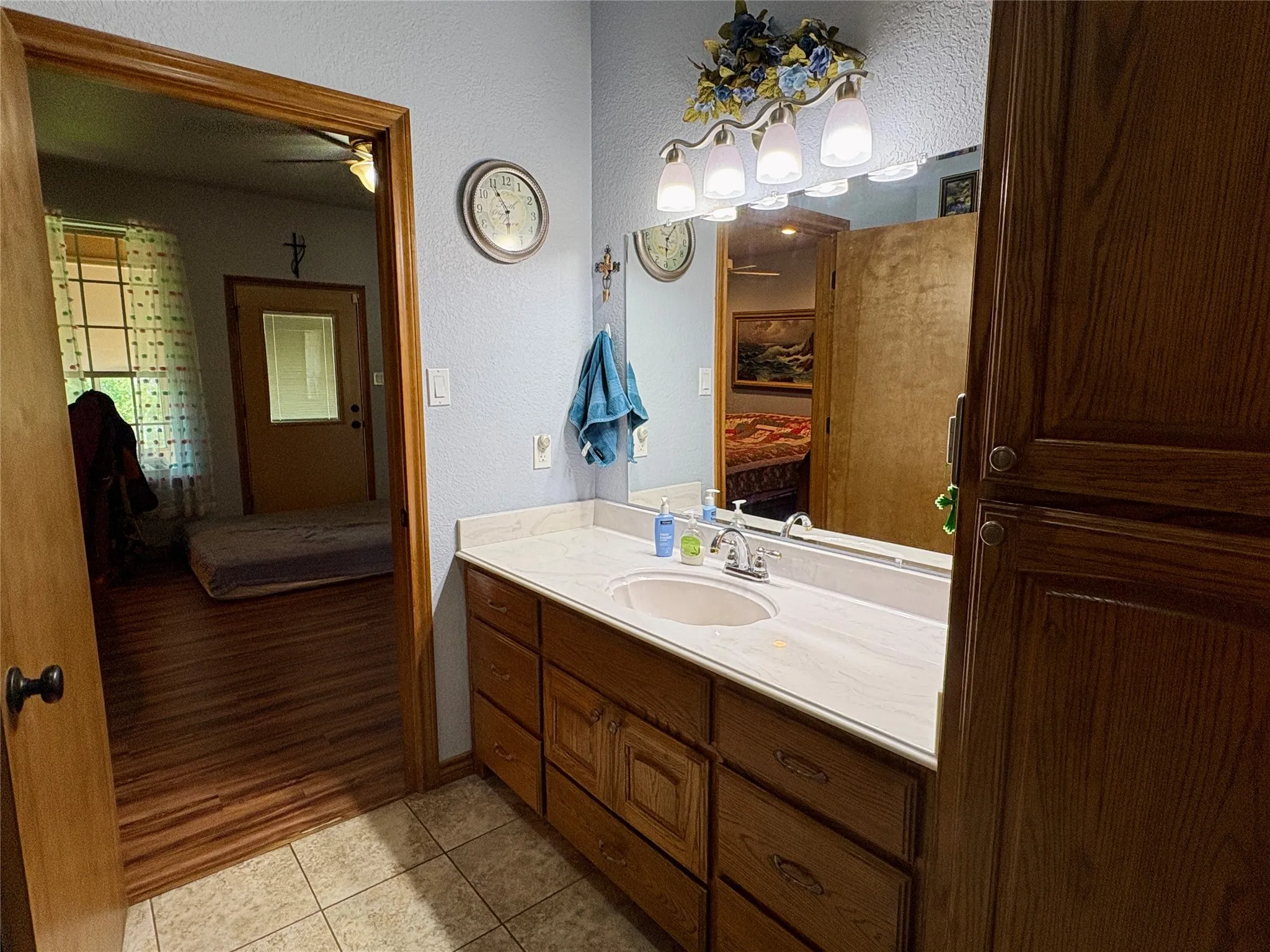 Single Family Residence For Sale in Grayson County , 3084 Hagerman Road, Pottsboro, Texas 75076, 5 Bedroom, 4 Bathroom, 4 Garage spaces, 4,300 Sqft, built in 2011, mls#21295160, Real Estate Agent in Pottsboro, Homes For Sale in Grayson county, Homes For Sale in Pottsboro, Realtor in Pottsboro Texas, Real Estate Brokerage Independent Realty Texas, Luminita Cordes Realtor