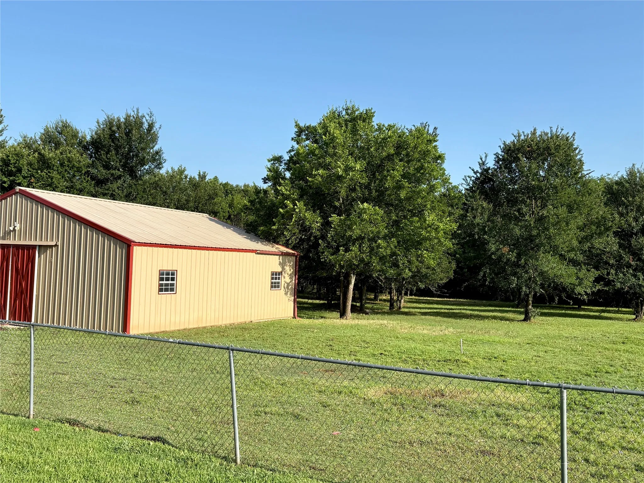 Single Family Residence For Sale in Grayson County , 3084 Hagerman Road, Pottsboro, Texas 75076, 5 Bedroom, 4 Bathroom, 4 Garage spaces, 4,300 Sqft, built in 2011, mls#21295160, Real Estate Agent in Pottsboro, Homes For Sale in Grayson county, Homes For Sale in Pottsboro, Realtor in Pottsboro Texas, Real Estate Brokerage Independent Realty Texas, Luminita Cordes Realtor