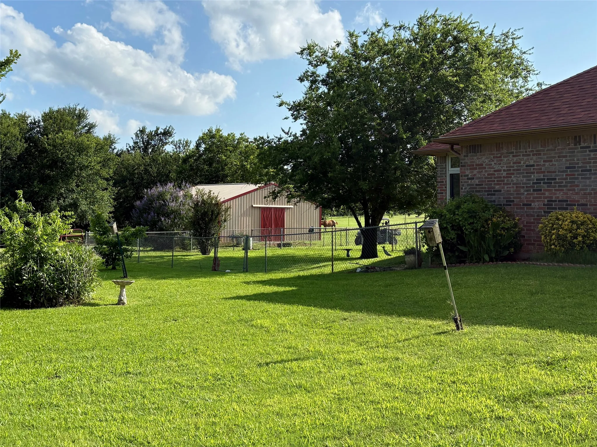 Single Family Residence For Sale in Grayson County , 3084 Hagerman Road, Pottsboro, Texas 75076, 5 Bedroom, 4 Bathroom, 4 Garage spaces, 4,300 Sqft, built in 2011, mls#21295160, Real Estate Agent in Pottsboro, Homes For Sale in Grayson county, Homes For Sale in Pottsboro, Realtor in Pottsboro Texas, Real Estate Brokerage Independent Realty Texas, Luminita Cordes Realtor