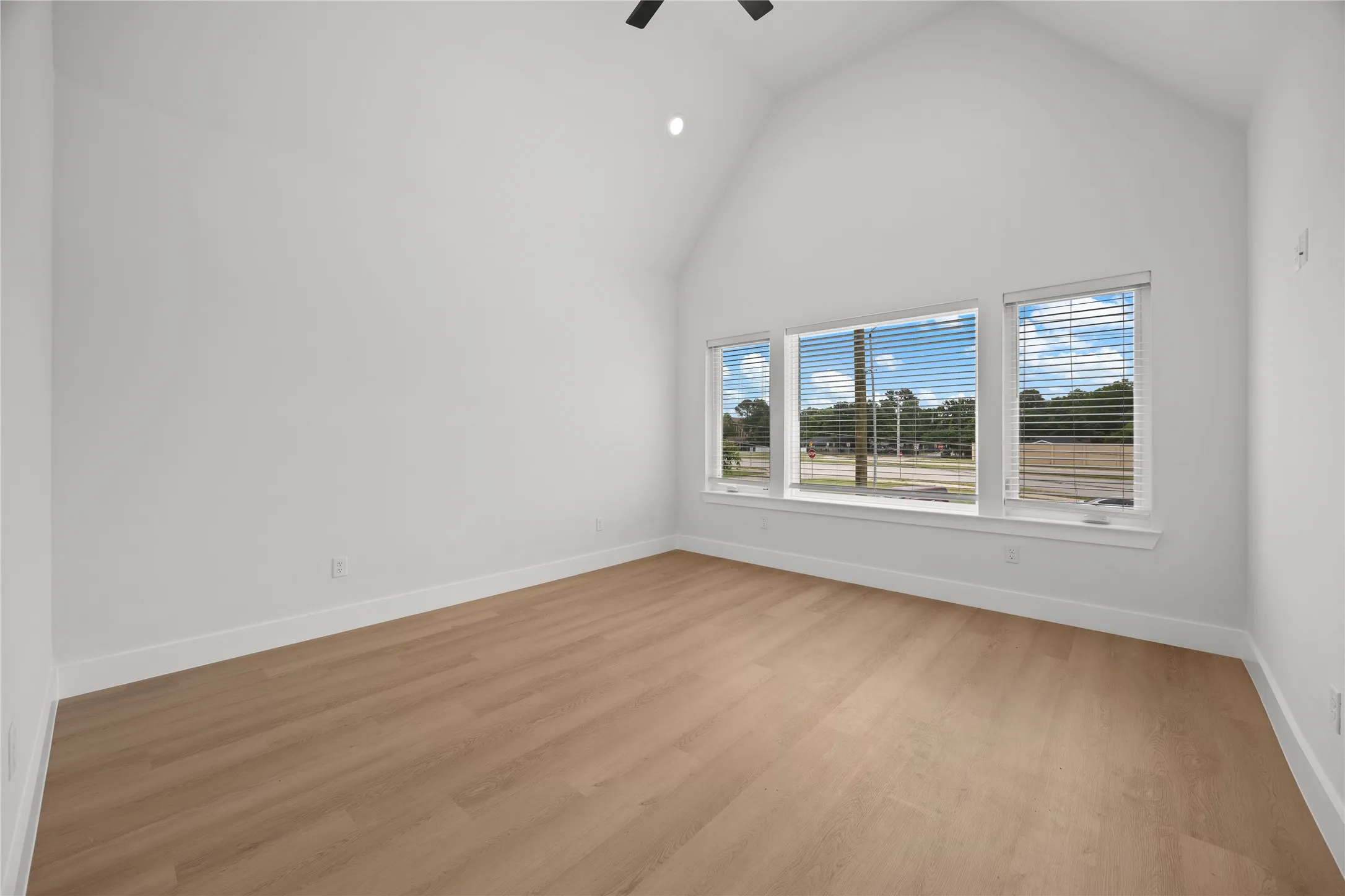 Duplex For Rent in Dallas County , 5105 Hohen Avenue, Dallas, Texas 75215, 3 Bedroom, 4 Bathroom, 2 Garage spaces, 2,642 Sqft, built in 2025, mls#21295173, Real Estate Agent in Dallas, Homes For Rent in Dallas county, Homes For Rent in Dallas, Realtor in Dallas Texas, Real Estate Brokerage Independent Realty Texas, Luminita Cordes Realtor