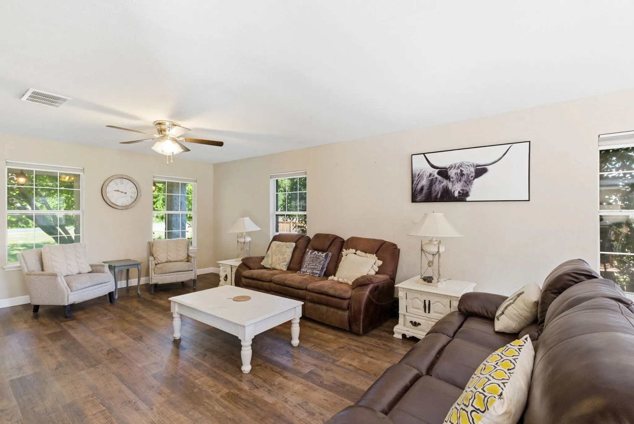 Single Family Residence For Sale in Erath County , 1925 N Dale Avenue, Stephenville, Texas 76401, 4 Bedroom, 3 Bathroom, 2 Garage spaces, 2,647 Sqft, built in 1997, mls#21294960, Real Estate Agent in Stephenville, Homes For Sale in Erath county, Homes For Sale in Stephenville, Realtor in Stephenville Texas, Real Estate Brokerage Independent Realty Texas, Luminita Cordes Realtor