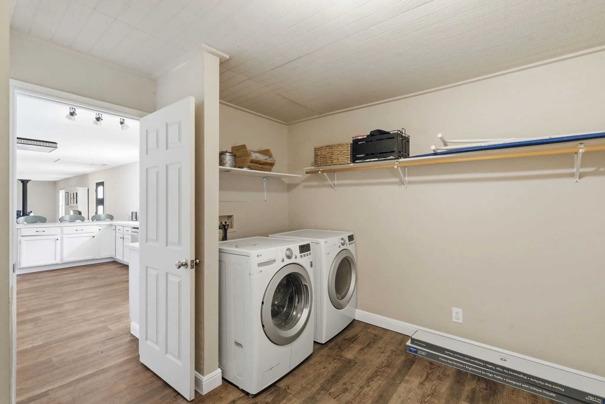 Single Family Residence For Sale in Erath County , 1925 N Dale Avenue, Stephenville, Texas 76401, 4 Bedroom, 3 Bathroom, 2 Garage spaces, 2,647 Sqft, built in 1997, mls#21294960, Real Estate Agent in Stephenville, Homes For Sale in Erath county, Homes For Sale in Stephenville, Realtor in Stephenville Texas, Real Estate Brokerage Independent Realty Texas, Luminita Cordes Realtor