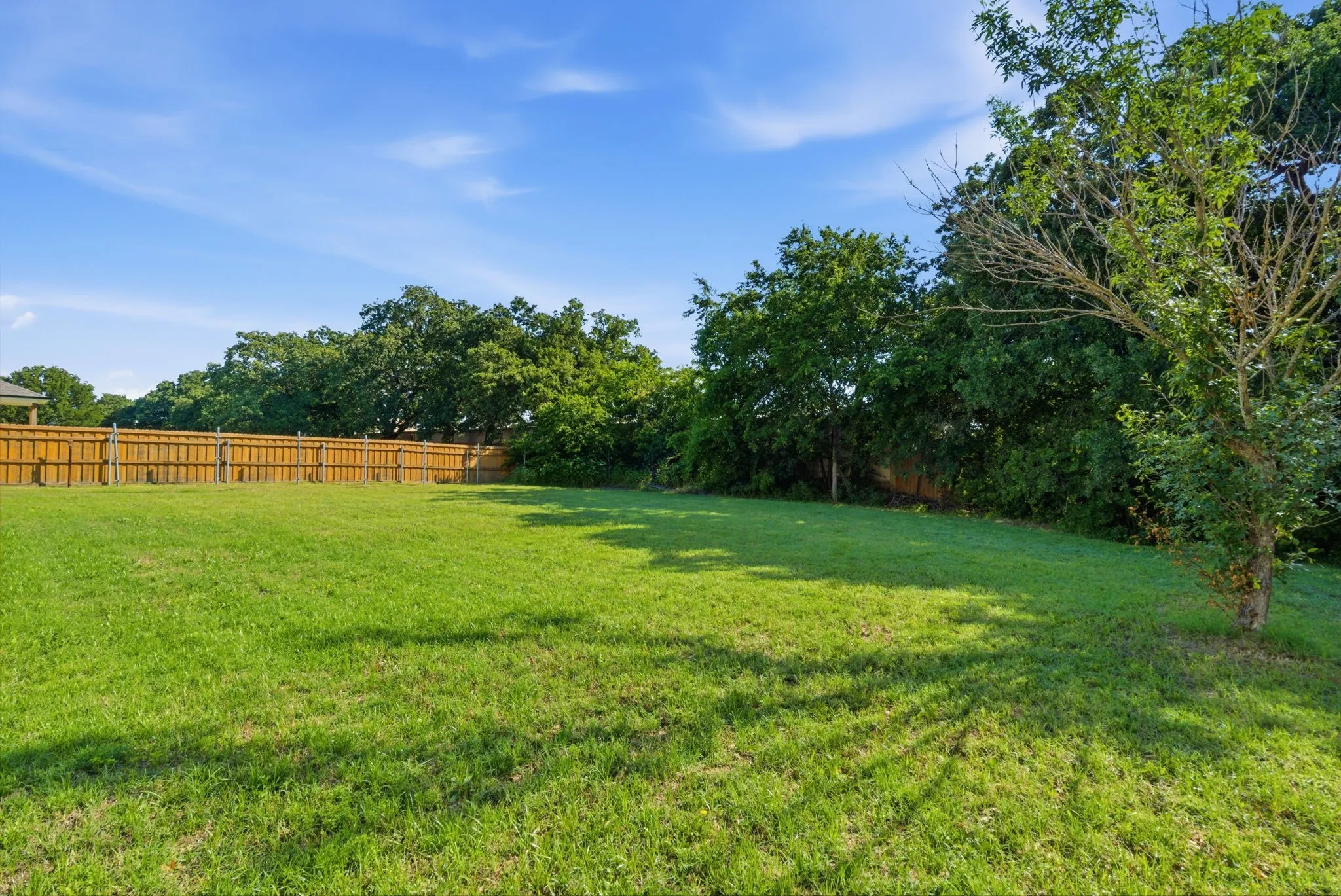 Single Family Residence For Sale in Erath County , 1925 N Dale Avenue, Stephenville, Texas 76401, 4 Bedroom, 3 Bathroom, 2 Garage spaces, 2,647 Sqft, built in 1997, mls#21294960, Real Estate Agent in Stephenville, Homes For Sale in Erath county, Homes For Sale in Stephenville, Realtor in Stephenville Texas, Real Estate Brokerage Independent Realty Texas, Luminita Cordes Realtor