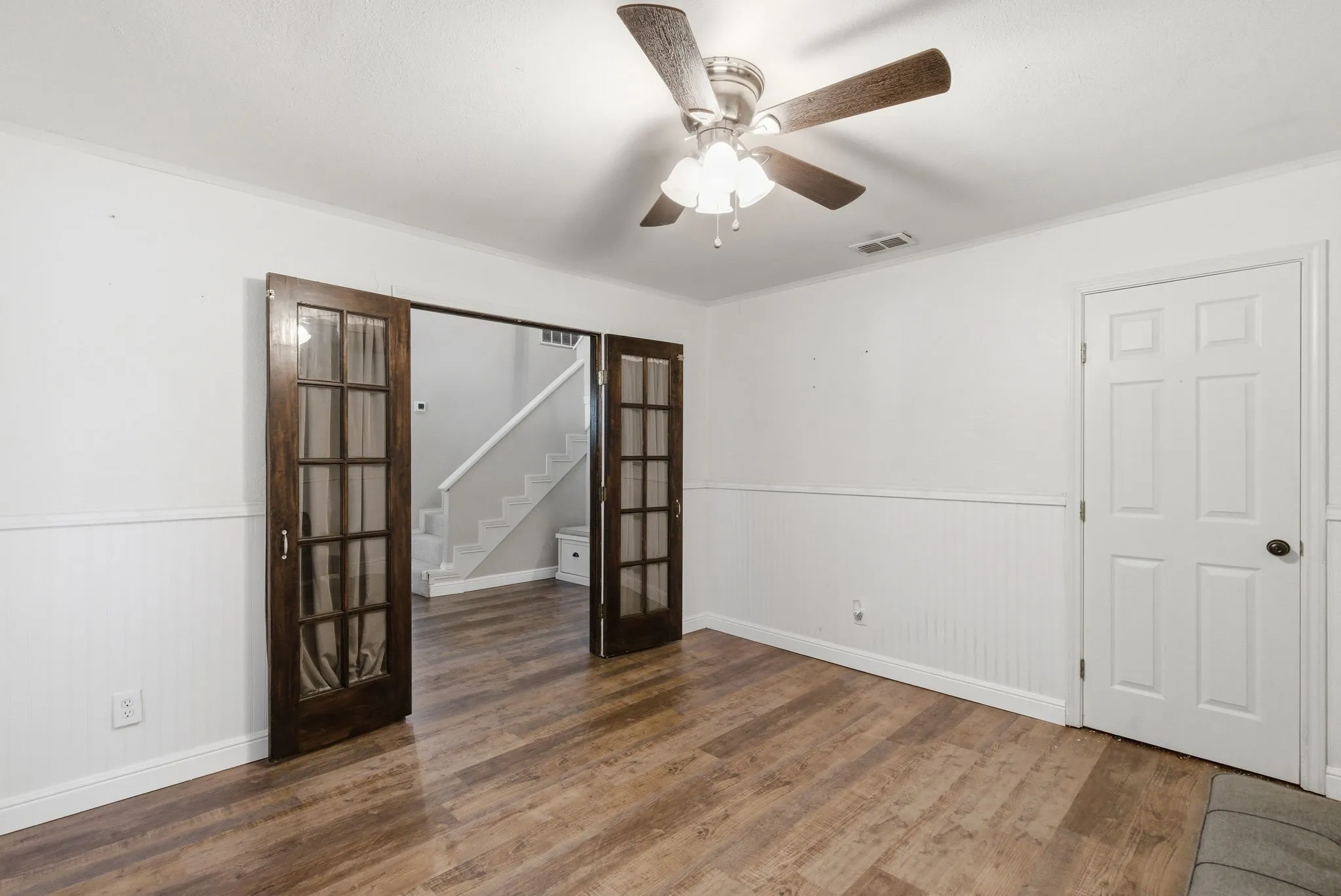 Single Family Residence For Sale in Erath County , 1925 N Dale Avenue, Stephenville, Texas 76401, 4 Bedroom, 3 Bathroom, 2 Garage spaces, 2,647 Sqft, built in 1997, mls#21294960, Real Estate Agent in Stephenville, Homes For Sale in Erath county, Homes For Sale in Stephenville, Realtor in Stephenville Texas, Real Estate Brokerage Independent Realty Texas, Luminita Cordes Realtor