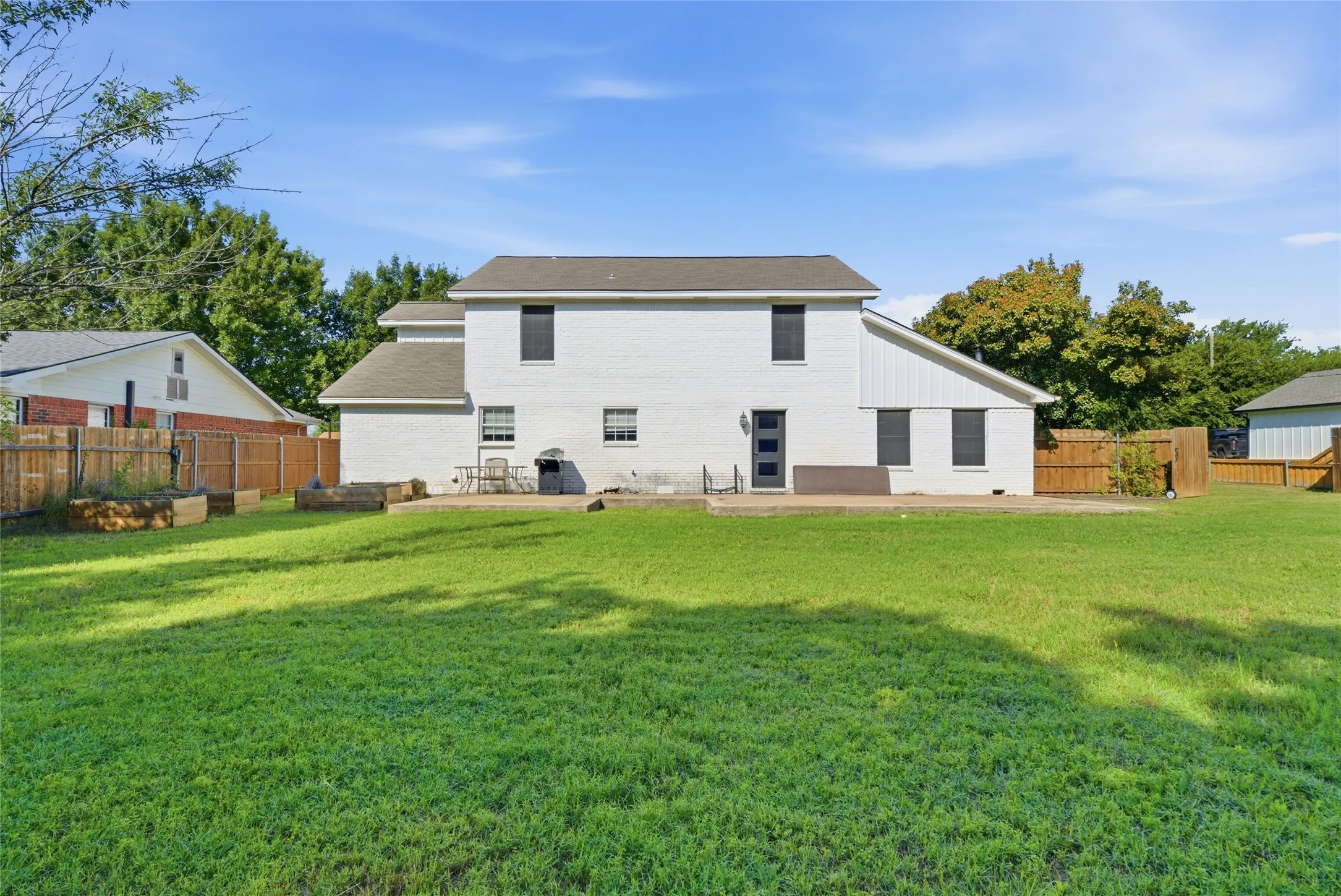 Single Family Residence For Sale in Erath County , 1925 N Dale Avenue, Stephenville, Texas 76401, 4 Bedroom, 3 Bathroom, 2 Garage spaces, 2,647 Sqft, built in 1997, mls#21294960, Real Estate Agent in Stephenville, Homes For Sale in Erath county, Homes For Sale in Stephenville, Realtor in Stephenville Texas, Real Estate Brokerage Independent Realty Texas, Luminita Cordes Realtor