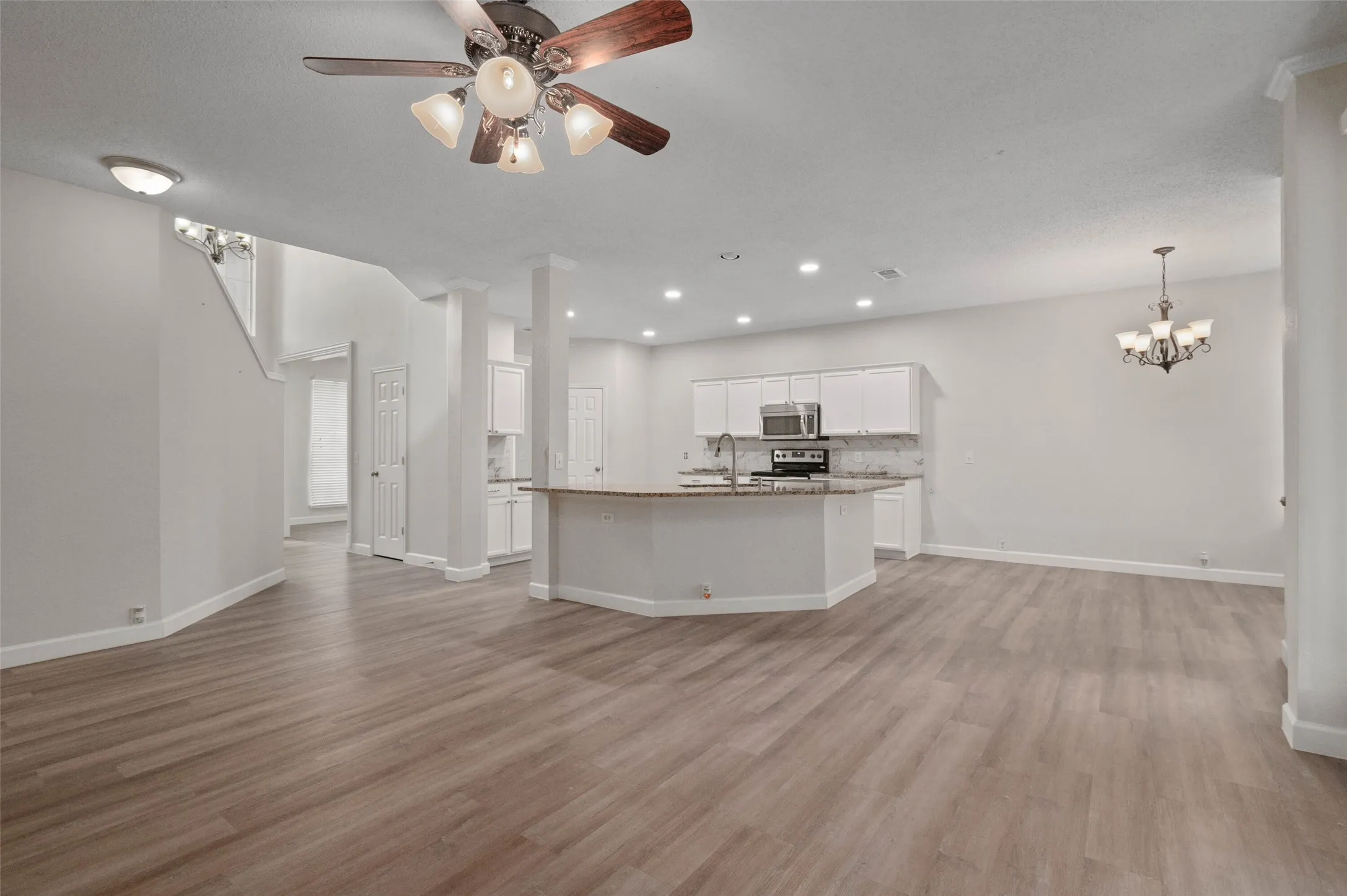 Single Family Residence For Sale in Denton County , 2505 Champlain Lane, Denton, Texas 76210, 5 Bedroom, 3 Bathroom, 2 Garage spaces, 2,591 Sqft, built in 1999, mls#21294996, Real Estate Agent in Denton, Homes For Sale in Denton county, Homes For Sale in Denton, Realtor in Denton Texas, Real Estate Brokerage Independent Realty Texas, Luminita Cordes Realtor