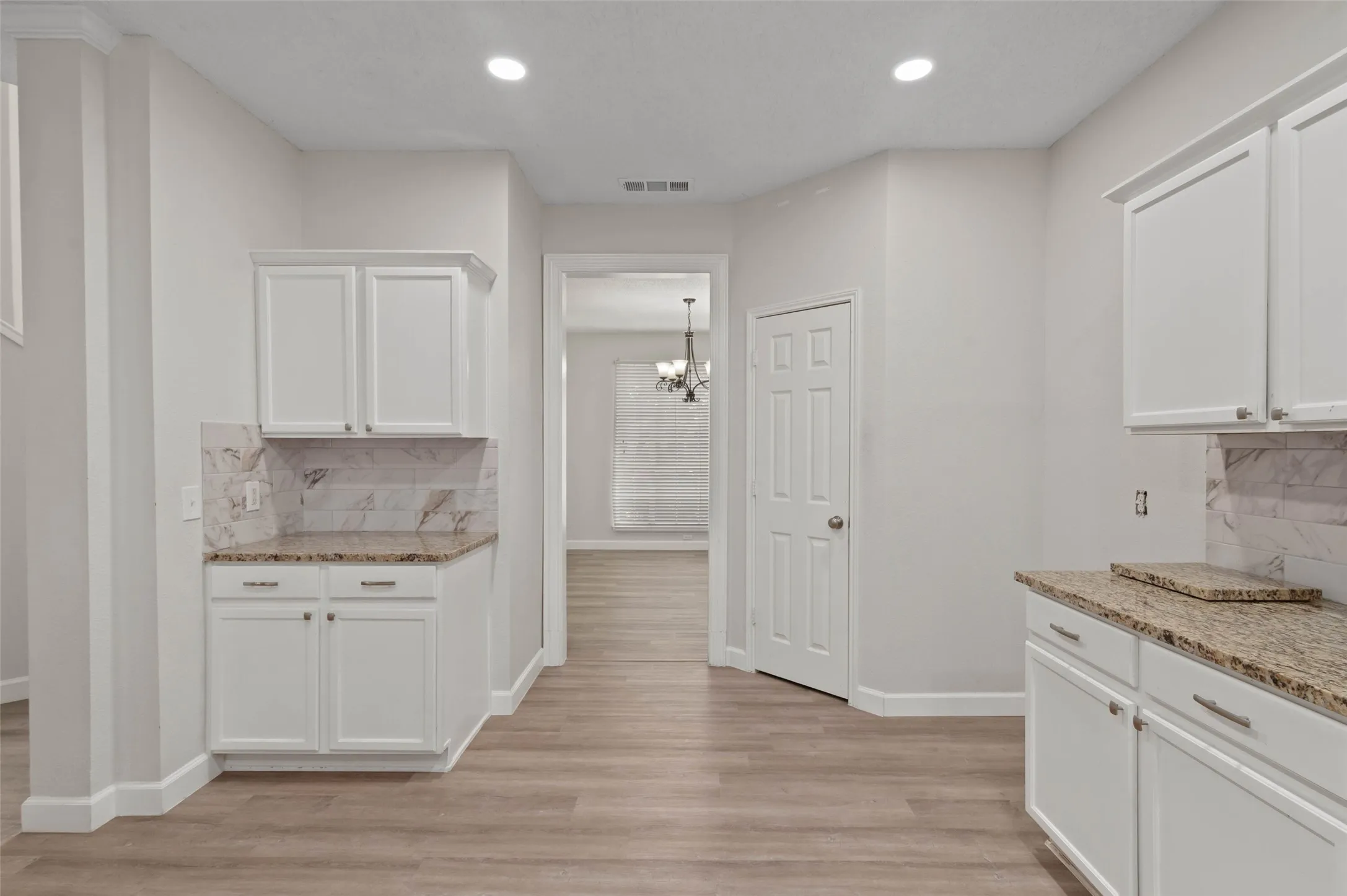 Single Family Residence For Sale in Denton County , 2505 Champlain Lane, Denton, Texas 76210, 5 Bedroom, 3 Bathroom, 2 Garage spaces, 2,591 Sqft, built in 1999, mls#21294996, Real Estate Agent in Denton, Homes For Sale in Denton county, Homes For Sale in Denton, Realtor in Denton Texas, Real Estate Brokerage Independent Realty Texas, Luminita Cordes Realtor