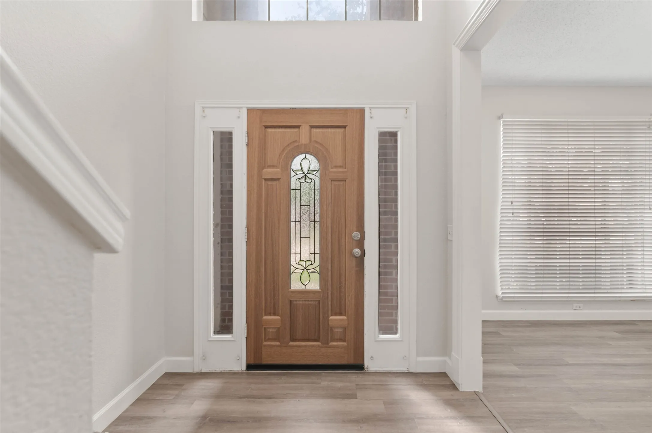 Entry with dining room to the right