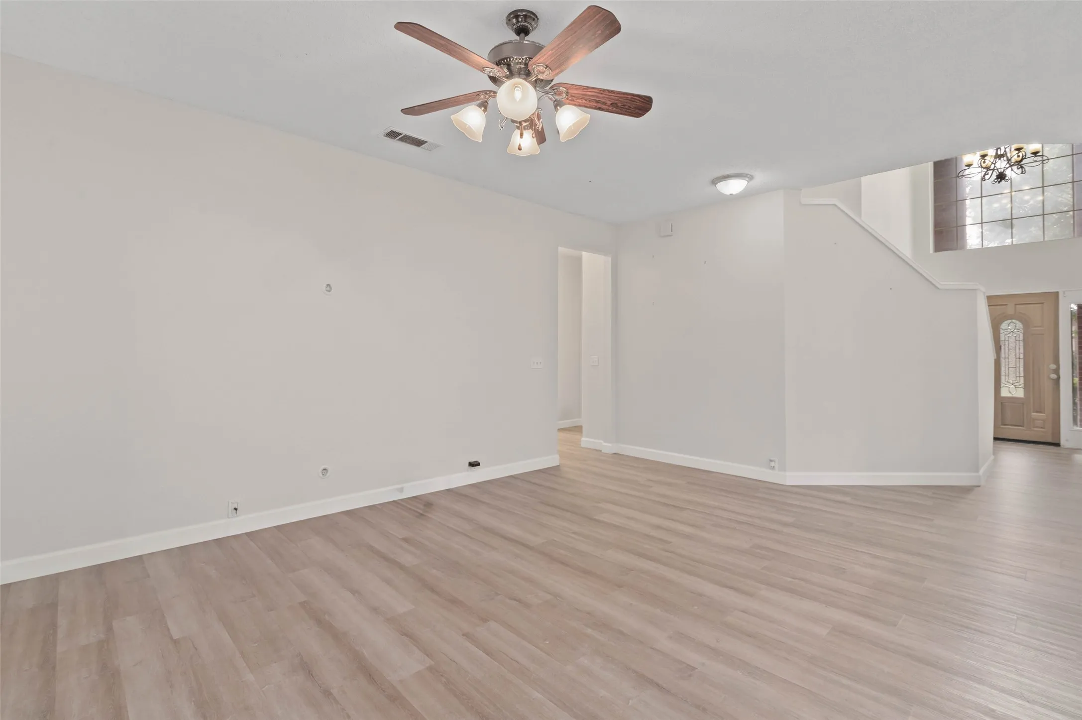 Single Family Residence For Sale in Denton County , 2505 Champlain Lane, Denton, Texas 76210, 5 Bedroom, 3 Bathroom, 2 Garage spaces, 2,591 Sqft, built in 1999, mls#21294996, Real Estate Agent in Denton, Homes For Sale in Denton county, Homes For Sale in Denton, Realtor in Denton Texas, Real Estate Brokerage Independent Realty Texas, Luminita Cordes Realtor