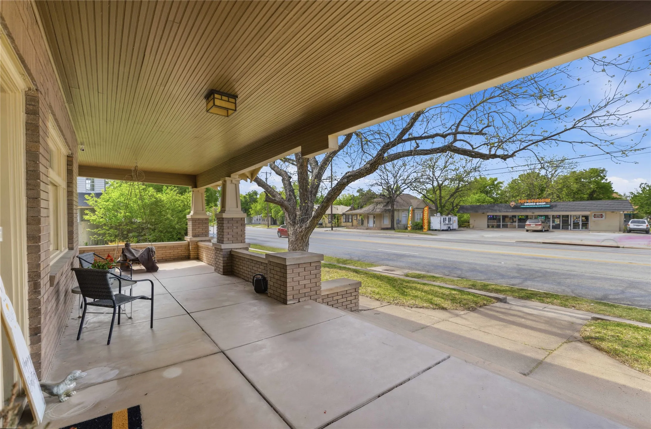 Office For Sale in Brown County , 1700 Austin Avenue, Brownwood, Texas 76801, 0, 0, Garage spaces, 2,975 Sqft, built in 1914, mls#21278744, Real Estate Agent in Brownwood, Homes For Sale in Brown county, Homes For Sale in Brownwood, Realtor in Brownwood Texas, Real Estate Brokerage Independent Realty Texas, Luminita Cordes Realtor