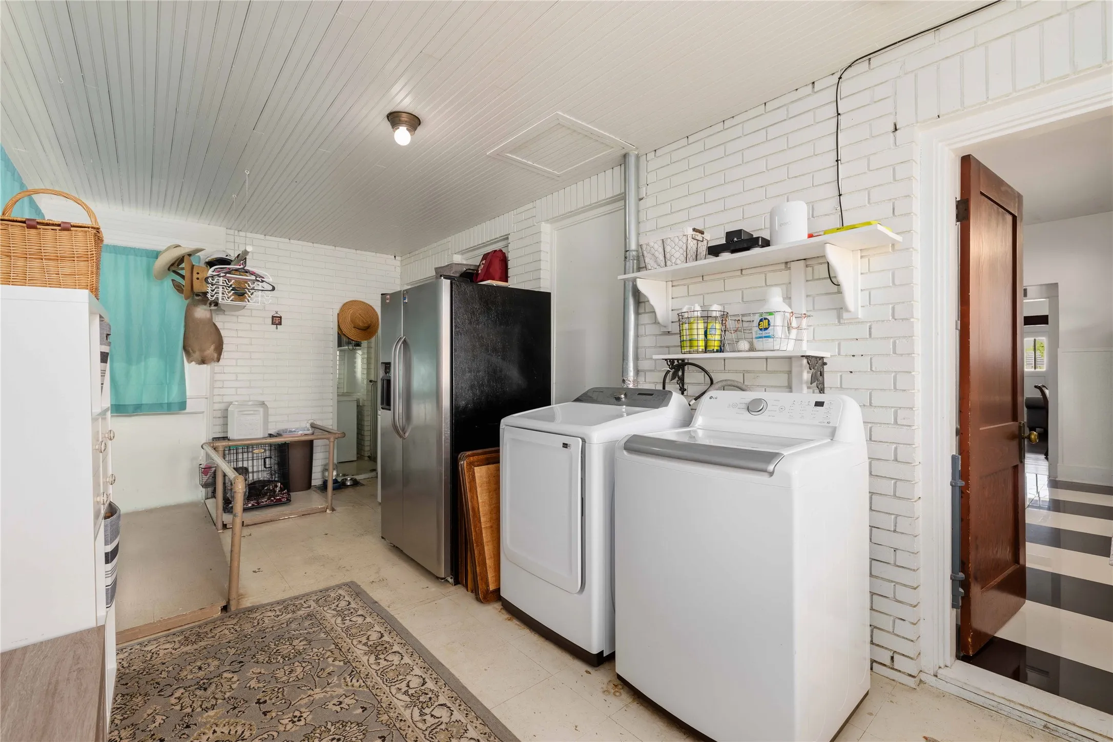 Office For Sale in Brown County , 1700 Austin Avenue, Brownwood, Texas 76801, 0, 0, Garage spaces, 2,975 Sqft, built in 1914, mls#21278744, Real Estate Agent in Brownwood, Homes For Sale in Brown county, Homes For Sale in Brownwood, Realtor in Brownwood Texas, Real Estate Brokerage Independent Realty Texas, Luminita Cordes Realtor