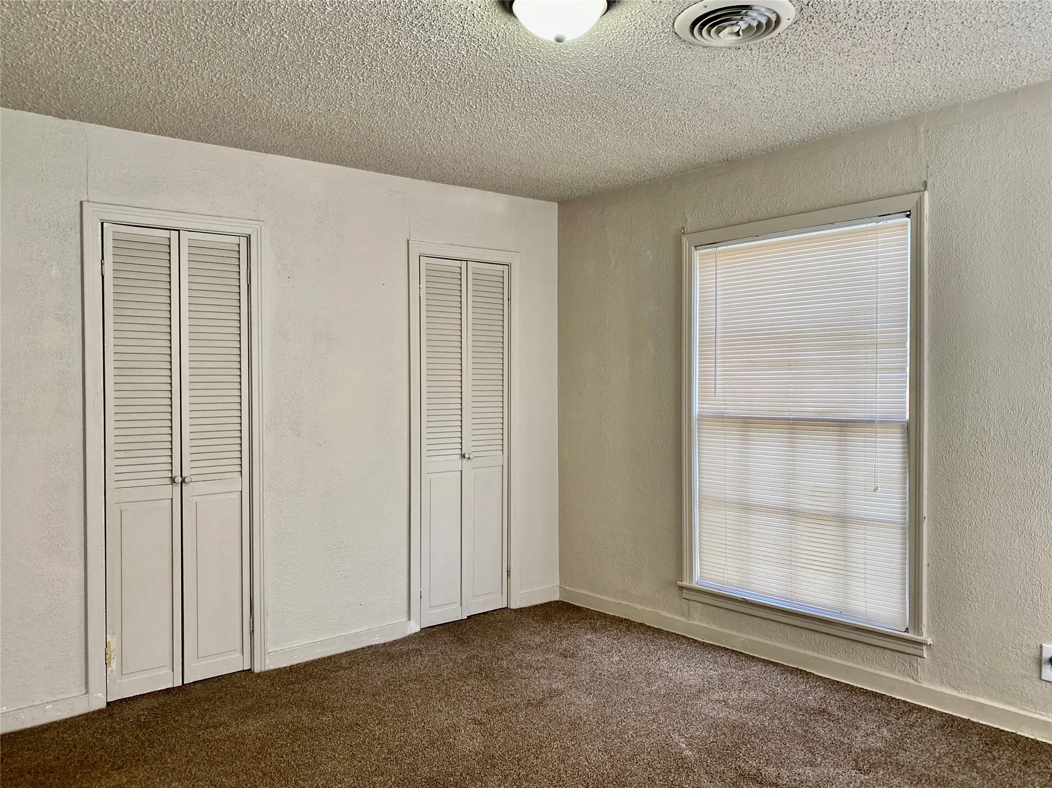 Single Family Residence For Rent in Taylor County , 3241 S 11th Street, Abilene, Texas 79605, 2 Bedrooms, 1 Bathroom, 1 Garage spaces, 918 Sqft, built in 1947, Price $1,495, mls#21293391, Real Estate Agent in Abilene, Homes For Rent in Taylor county, Homes For Rent in Abilene, Realtor in Abilene Texas, Real Estate Brokerage Independent Realty Texas, Luminita Cordes Realtor
