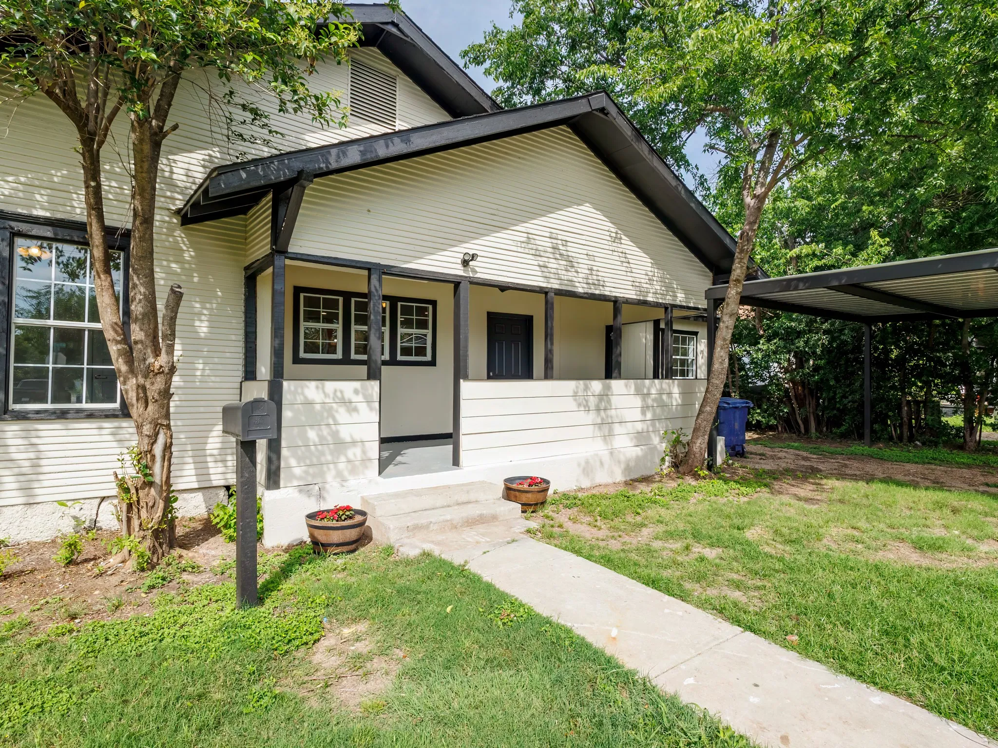 Single Family Residence For Sale in Brown County , 1617 6th Street, Brownwood, Texas 76801, 4 Bedroom, 2 Bathroom, Garage spaces, 2,048 Sqft, built in 0, mls#21295180, Real Estate Agent in Brownwood, Homes For Sale in Brown county, Homes For Sale in Brownwood, Realtor in Brownwood Texas, Real Estate Brokerage Independent Realty Texas, Luminita Cordes Realtor