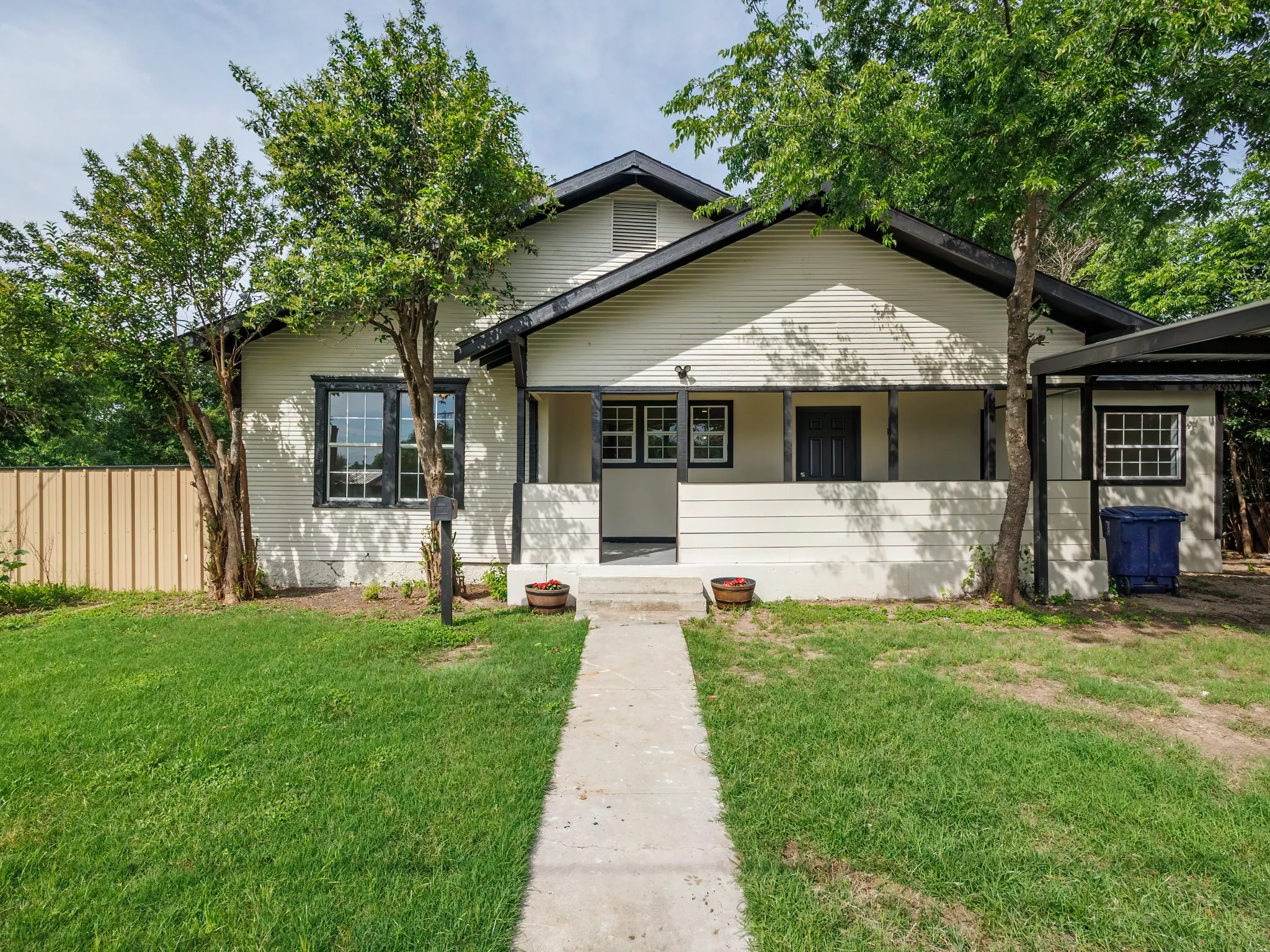 Single Family Residence For Sale in Brown County , 1617 6th Street, Brownwood, Texas 76801, 4 Bedroom, 2 Bathroom, Garage spaces, 2,048 Sqft, built in 0, mls#21295180, Real Estate Agent in Brownwood, Homes For Sale in Brown county, Homes For Sale in Brownwood, Realtor in Brownwood Texas, Real Estate Brokerage Independent Realty Texas, Luminita Cordes Realtor