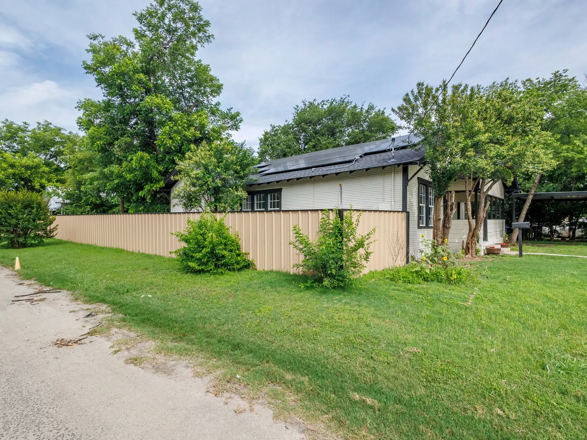 Single Family Residence For Sale in Brown County , 1617 6th Street, Brownwood, Texas 76801, 4 Bedroom, 2 Bathroom, Garage spaces, 2,048 Sqft, built in 0, mls#21295180, Real Estate Agent in Brownwood, Homes For Sale in Brown county, Homes For Sale in Brownwood, Realtor in Brownwood Texas, Real Estate Brokerage Independent Realty Texas, Luminita Cordes Realtor